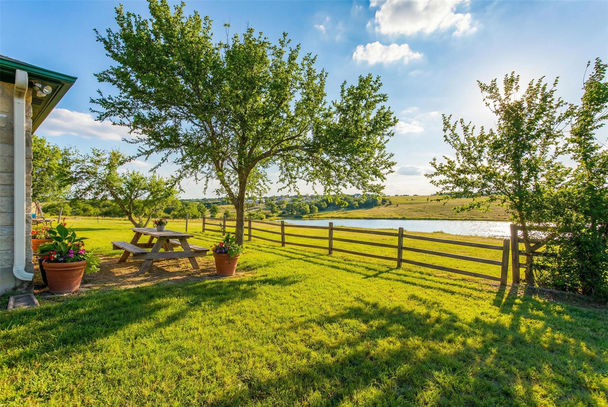 1644 county road 139, Hutto, TX 78634