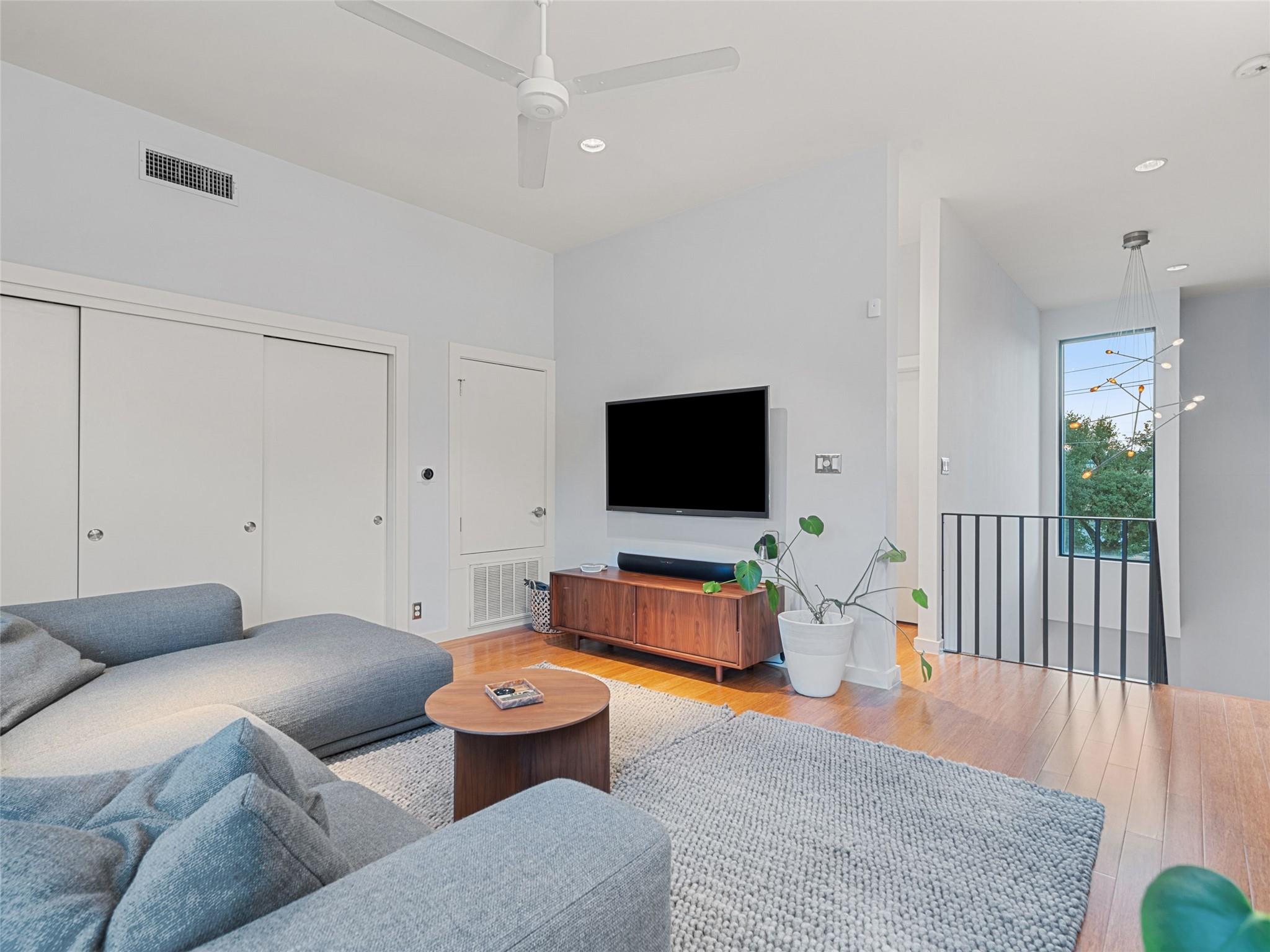 5502 Guadalupe St # 1, Austin, TX 78751