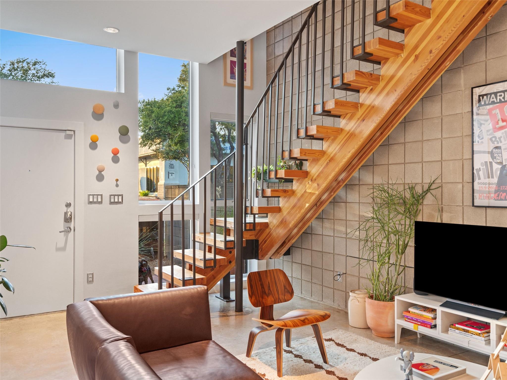 5502 Guadalupe St # 1, Austin, TX 78751