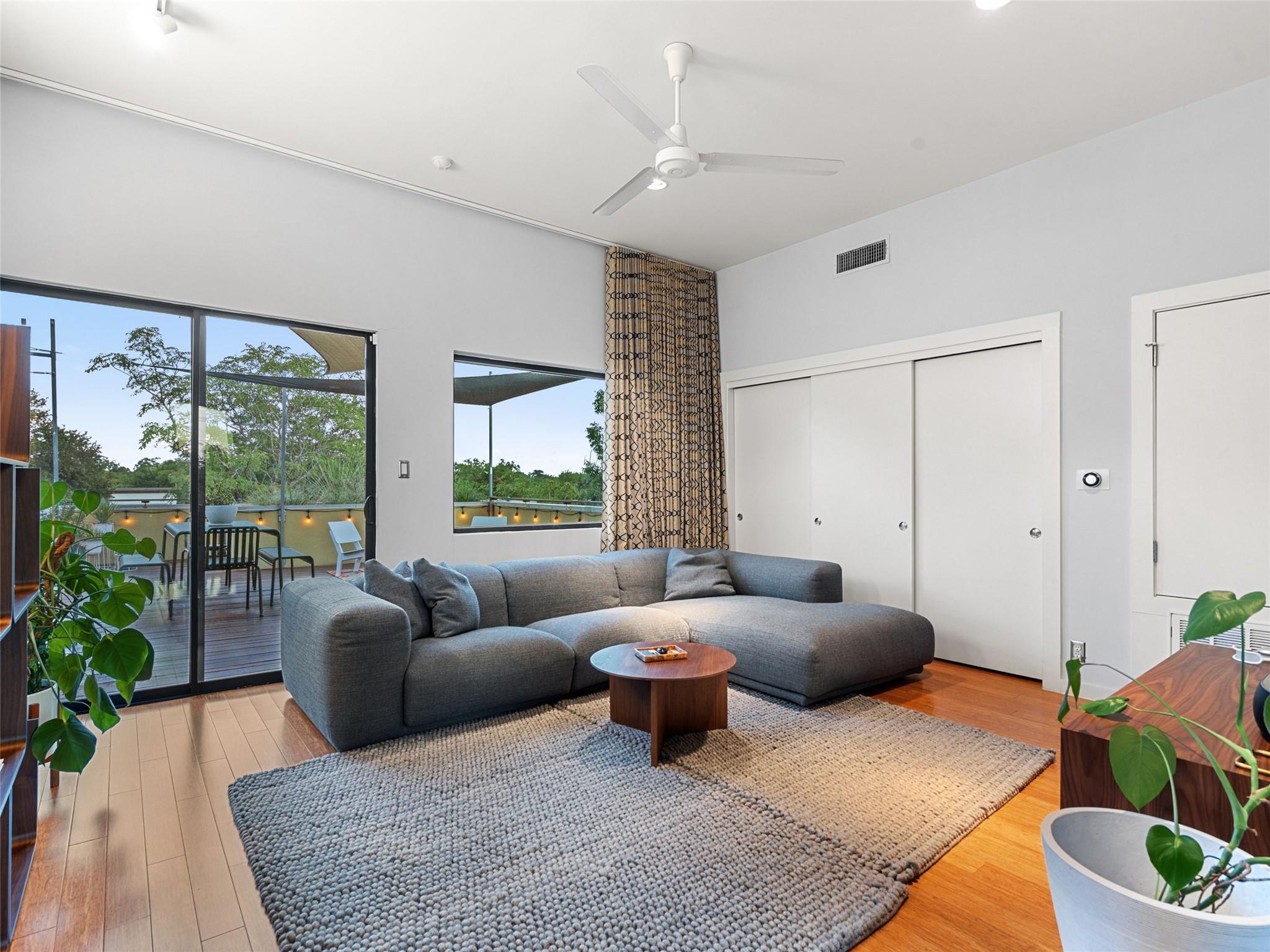 5502 Guadalupe St # 1, Austin, TX 78751