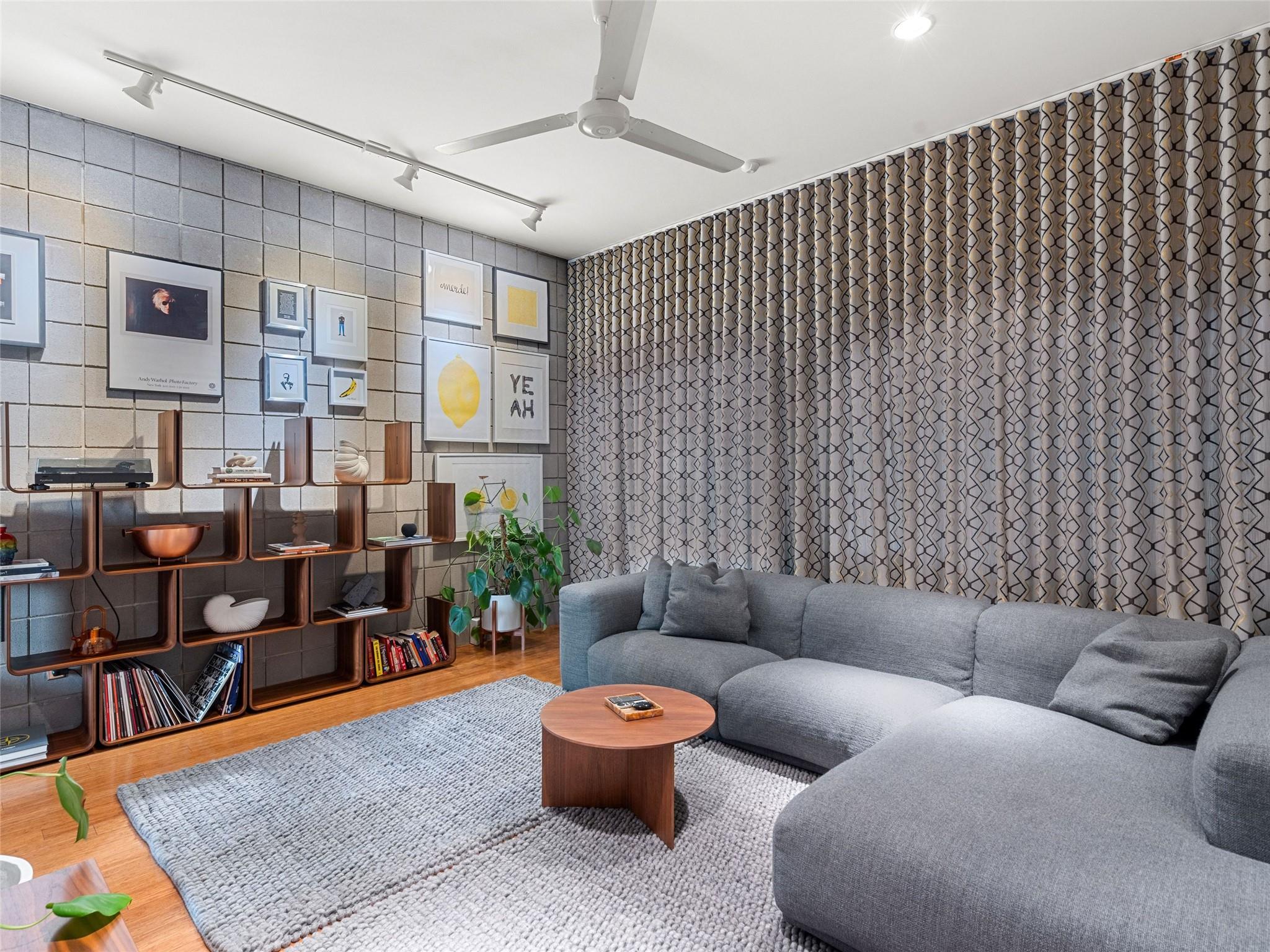 5502 Guadalupe St # 1, Austin, TX 78751