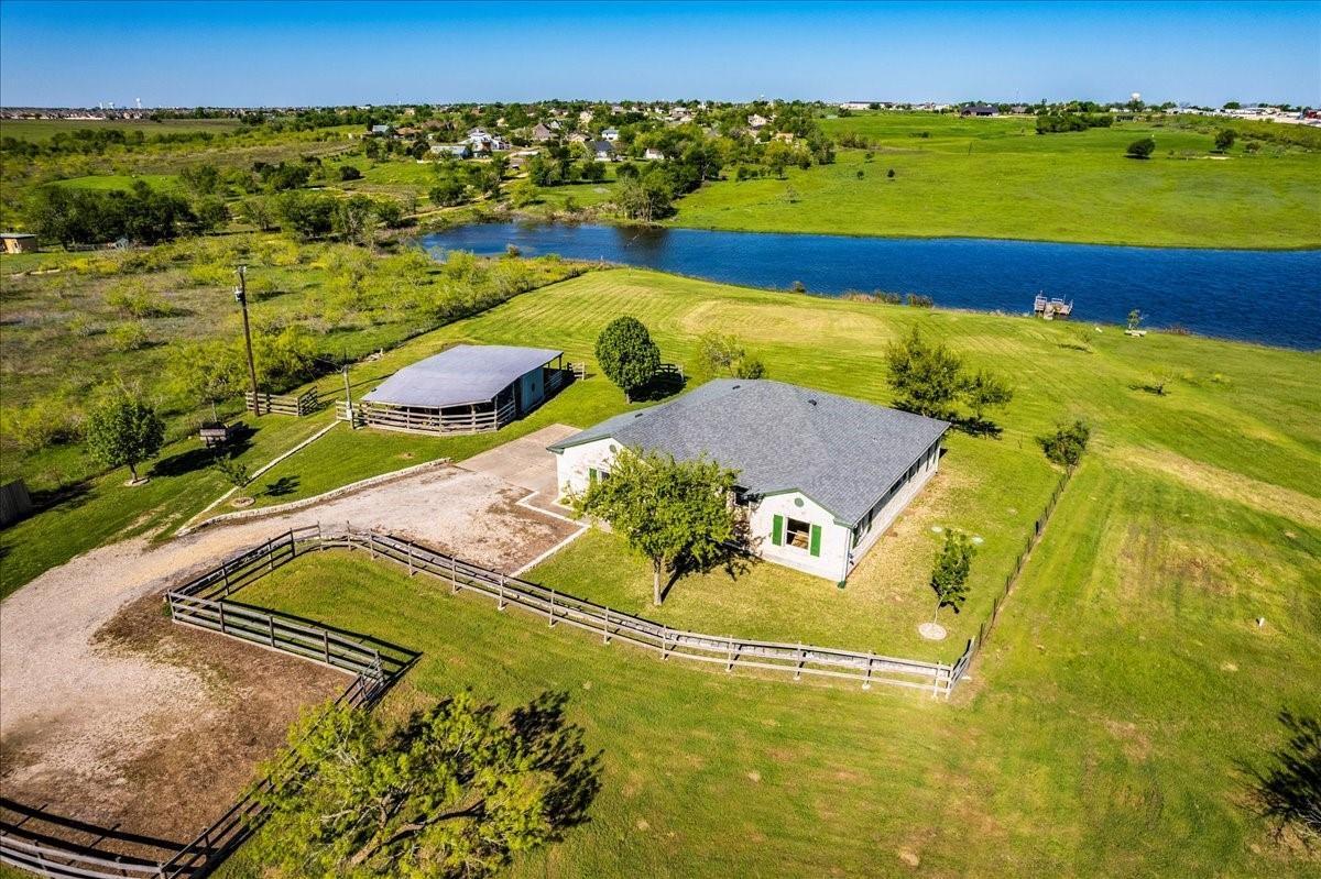 1644 county road 139, Hutto, TX 78634