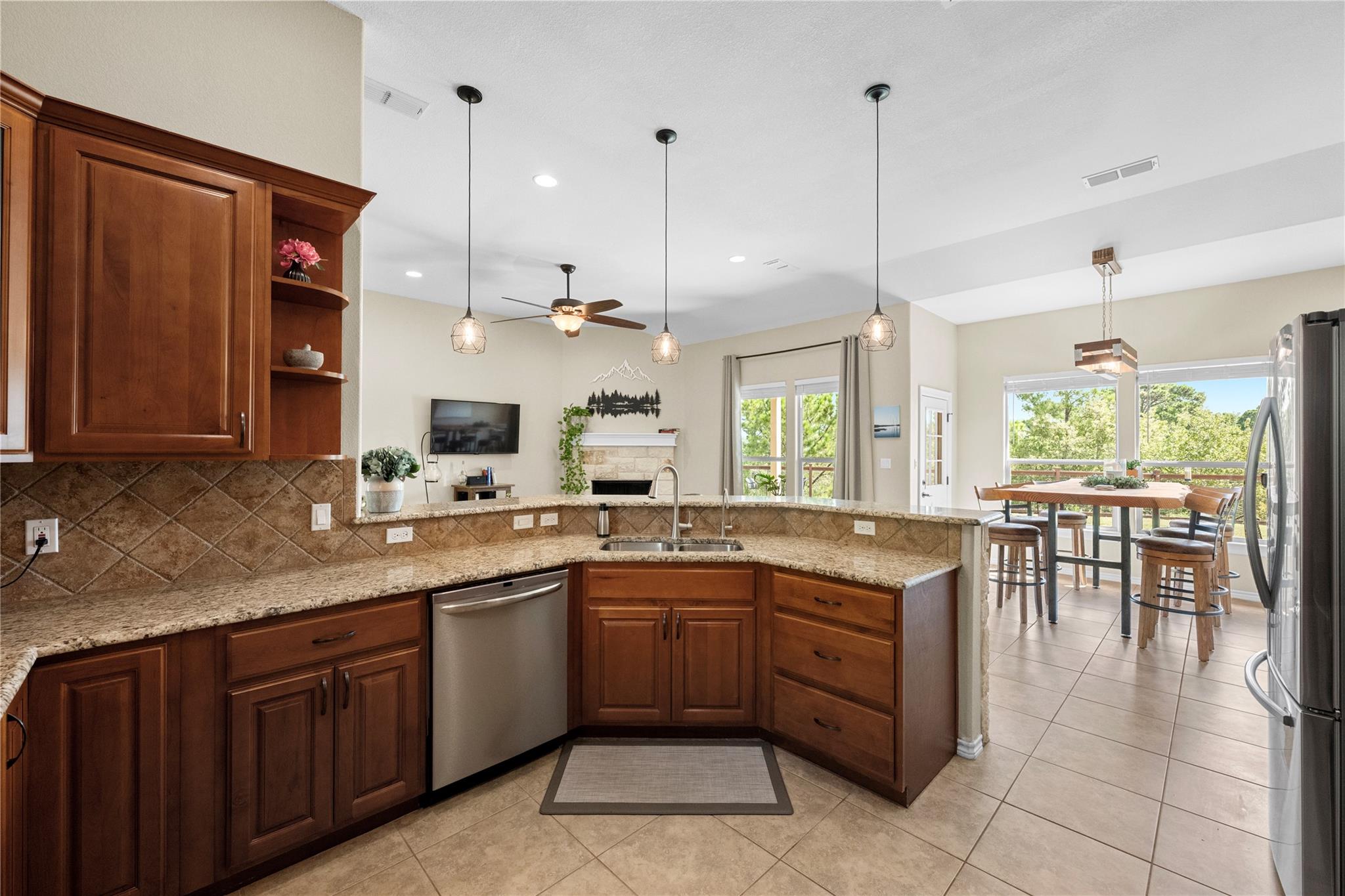 132 Mamalu Dr, Bastrop, TX 78602