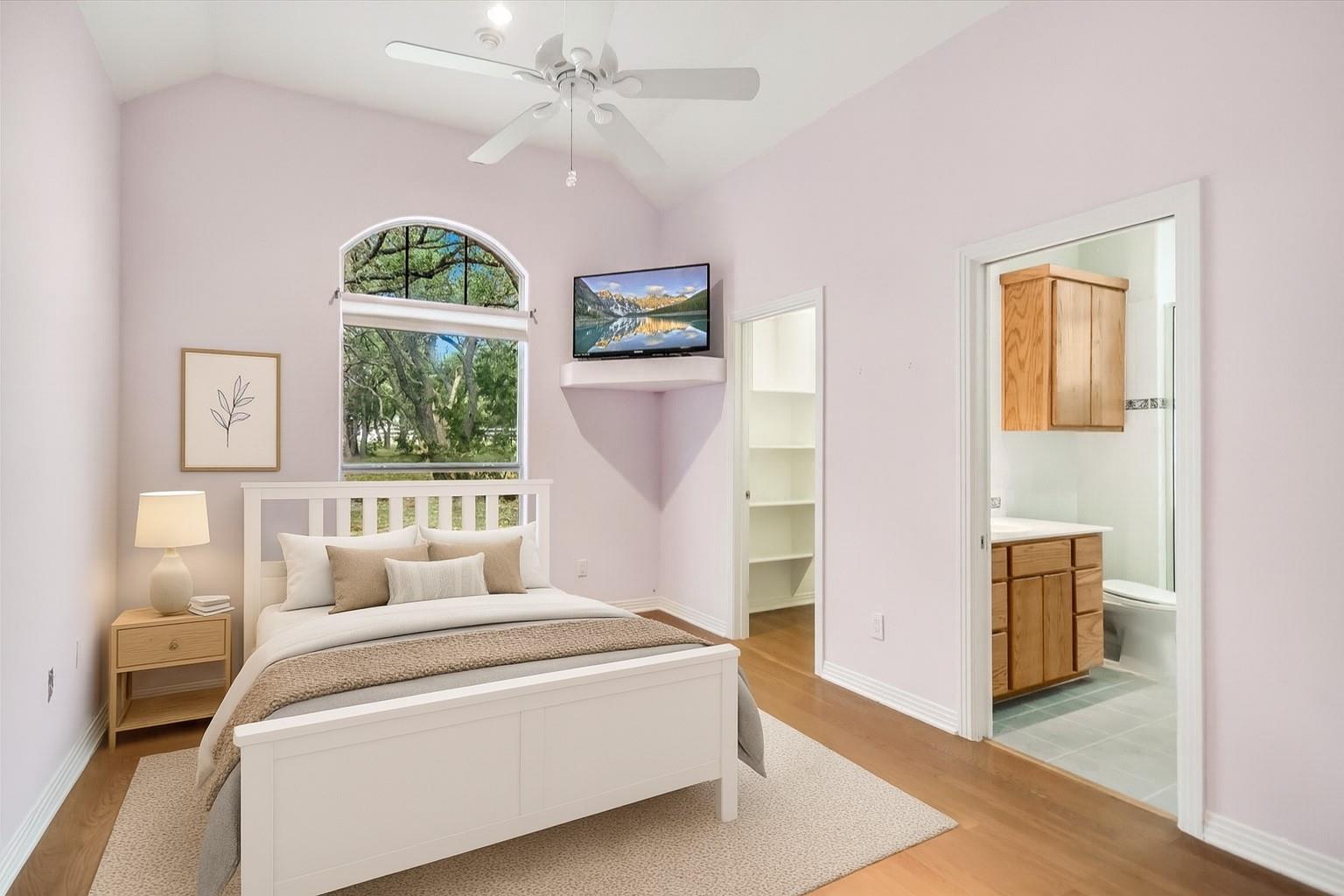 112 TWIN SADDLES Ln, Dripping Springs, TX 78620