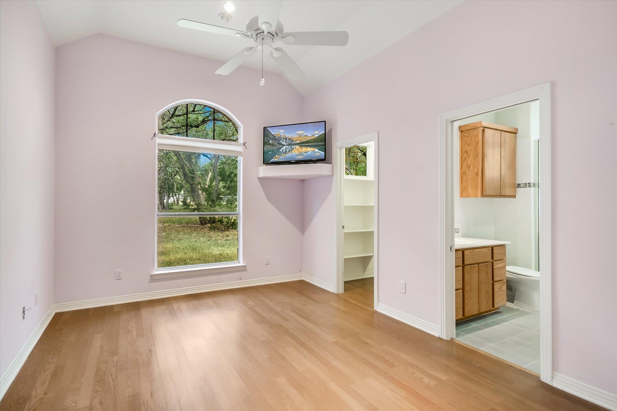 112 TWIN SADDLES Ln, Dripping Springs, TX 78620