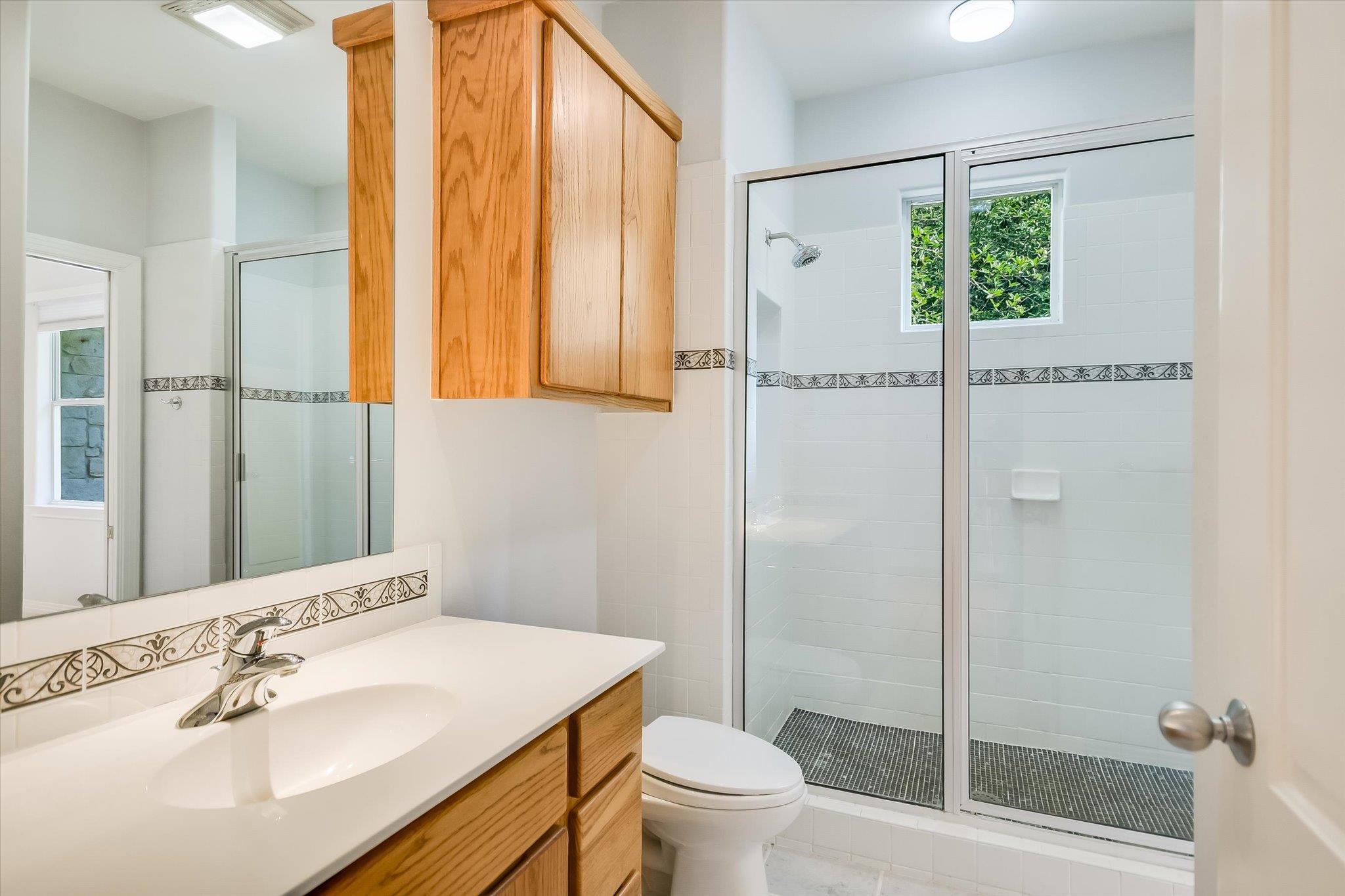 112 TWIN SADDLES Ln, Dripping Springs, TX 78620