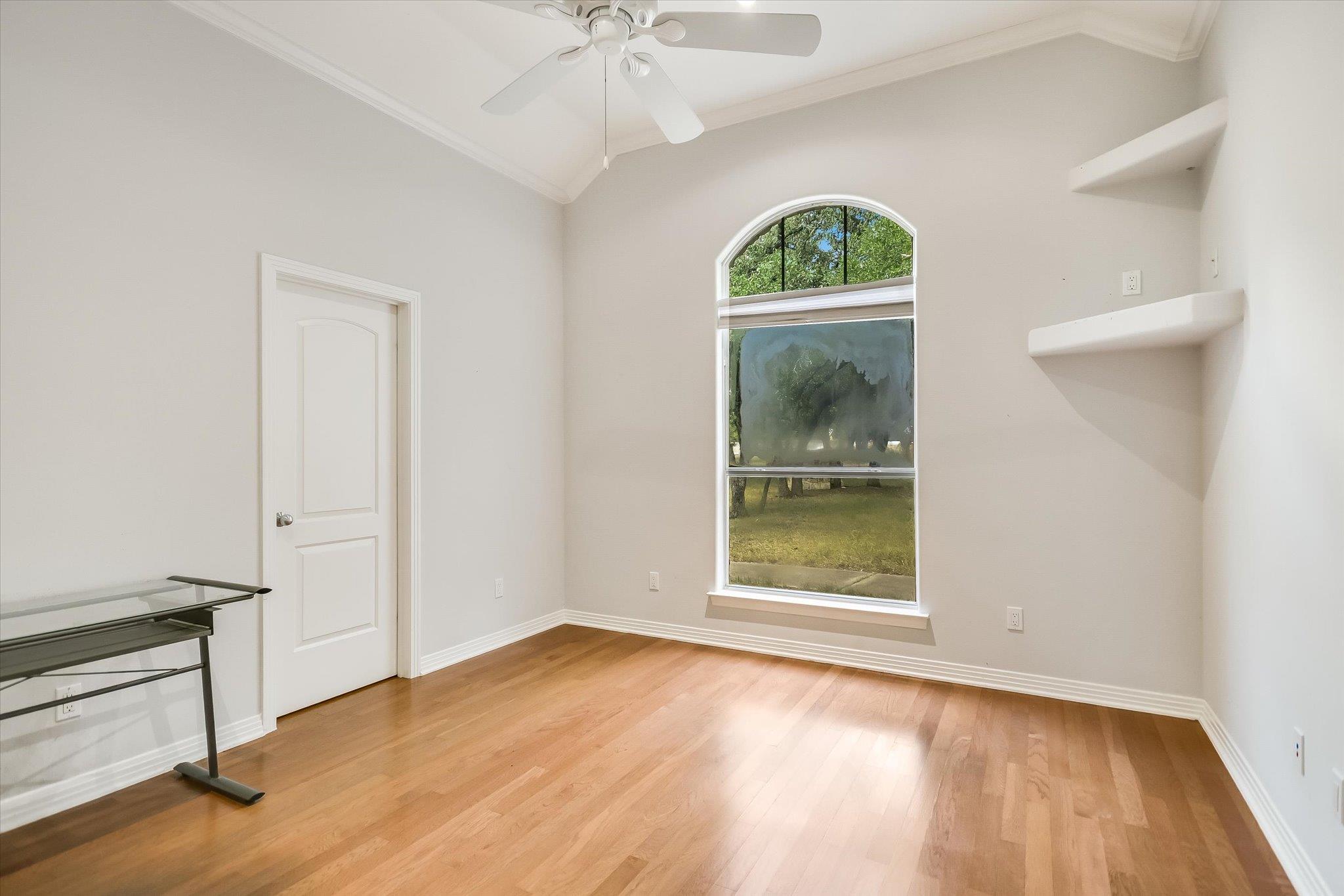 112 TWIN SADDLES Ln, Dripping Springs, TX 78620