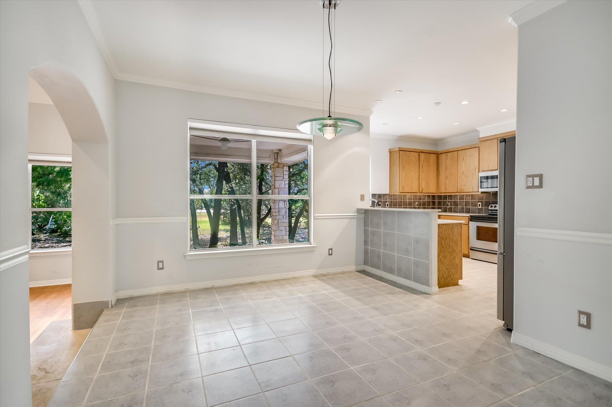 112 TWIN SADDLES Ln, Dripping Springs, TX 78620