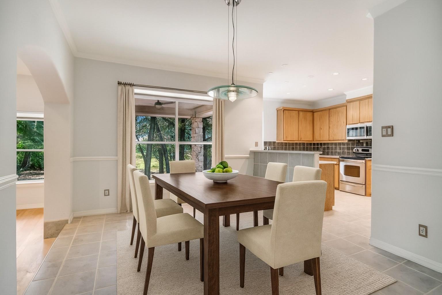 112 TWIN SADDLES Ln, Dripping Springs, TX 78620