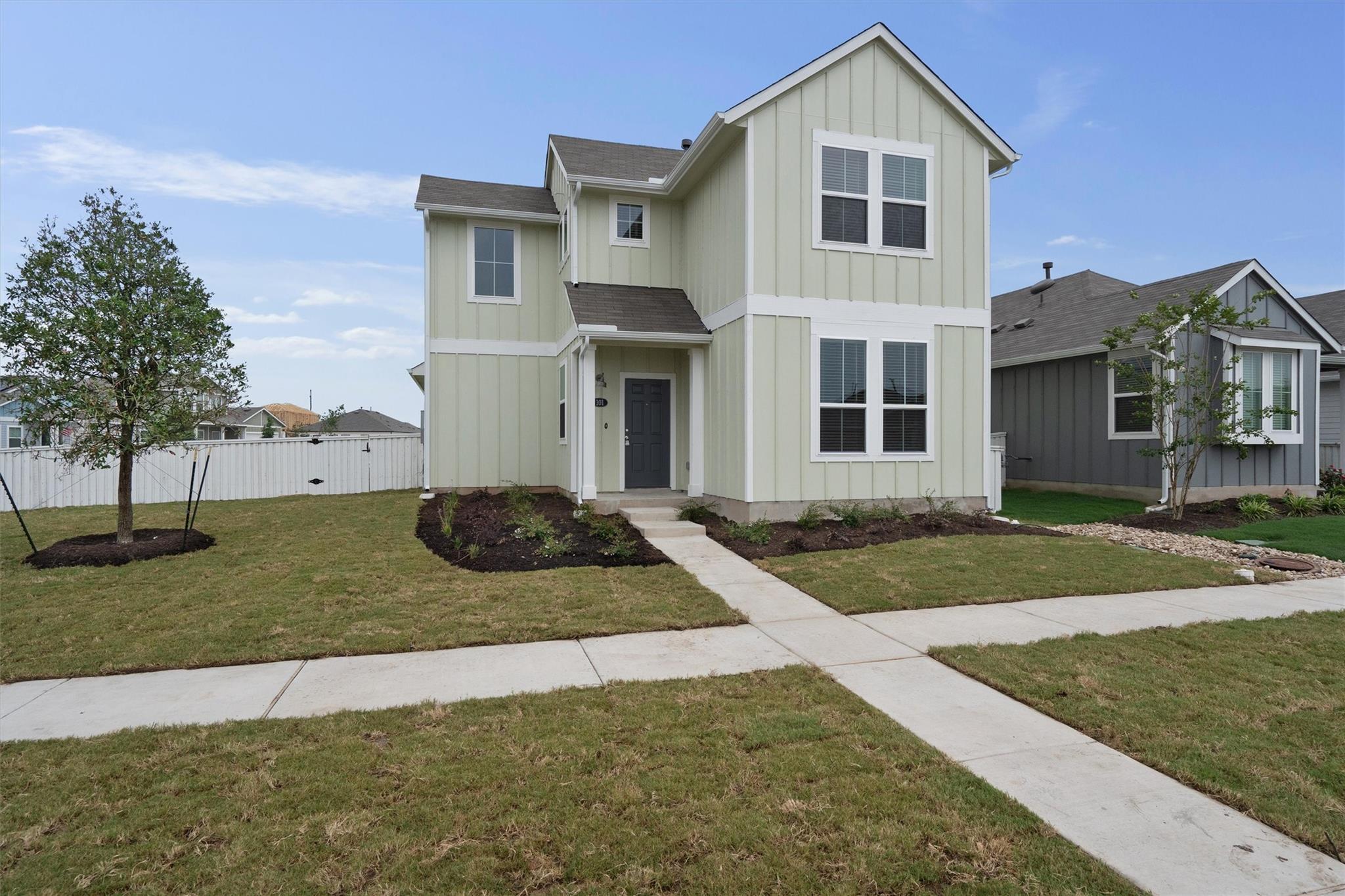 101 Keltic Dr, Kyle, TX 78640