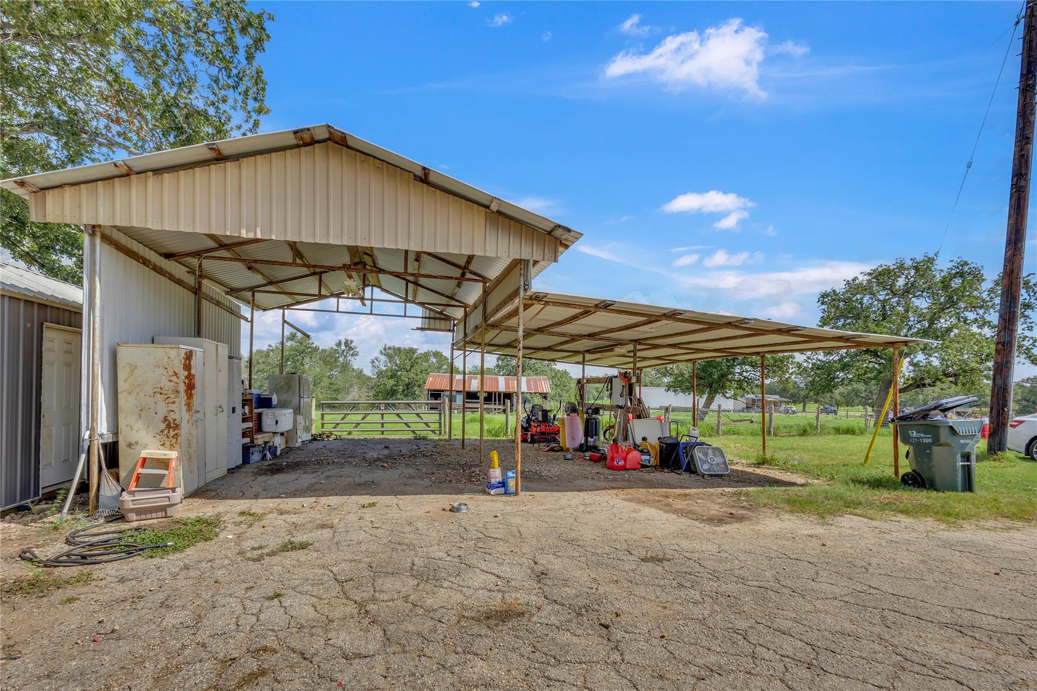 1080 League Line Rd, Paige, TX 78659