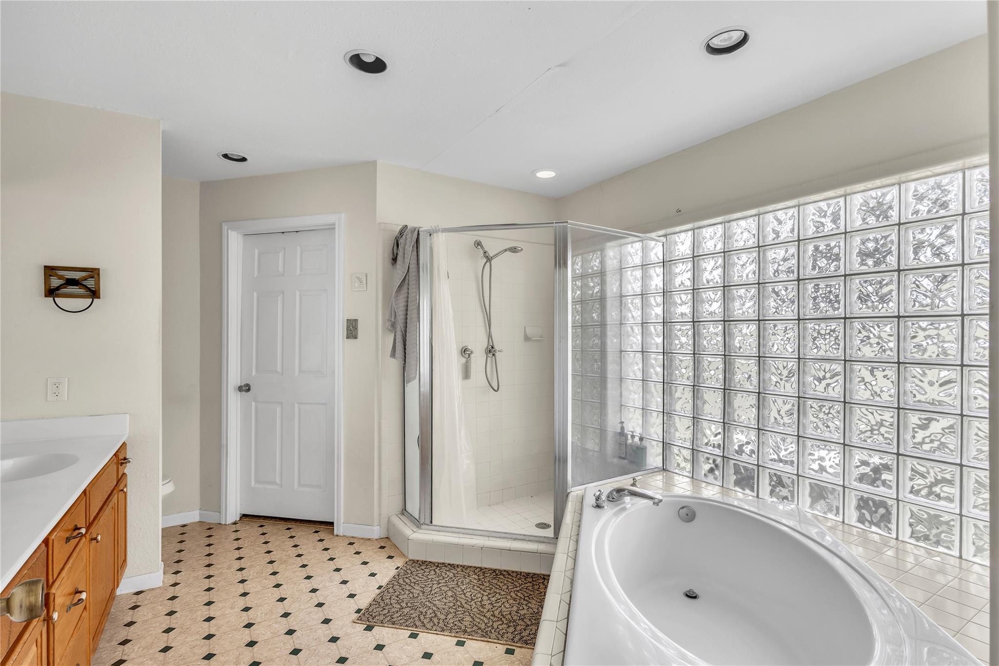 1080 League Line Rd, Paige, TX 78659