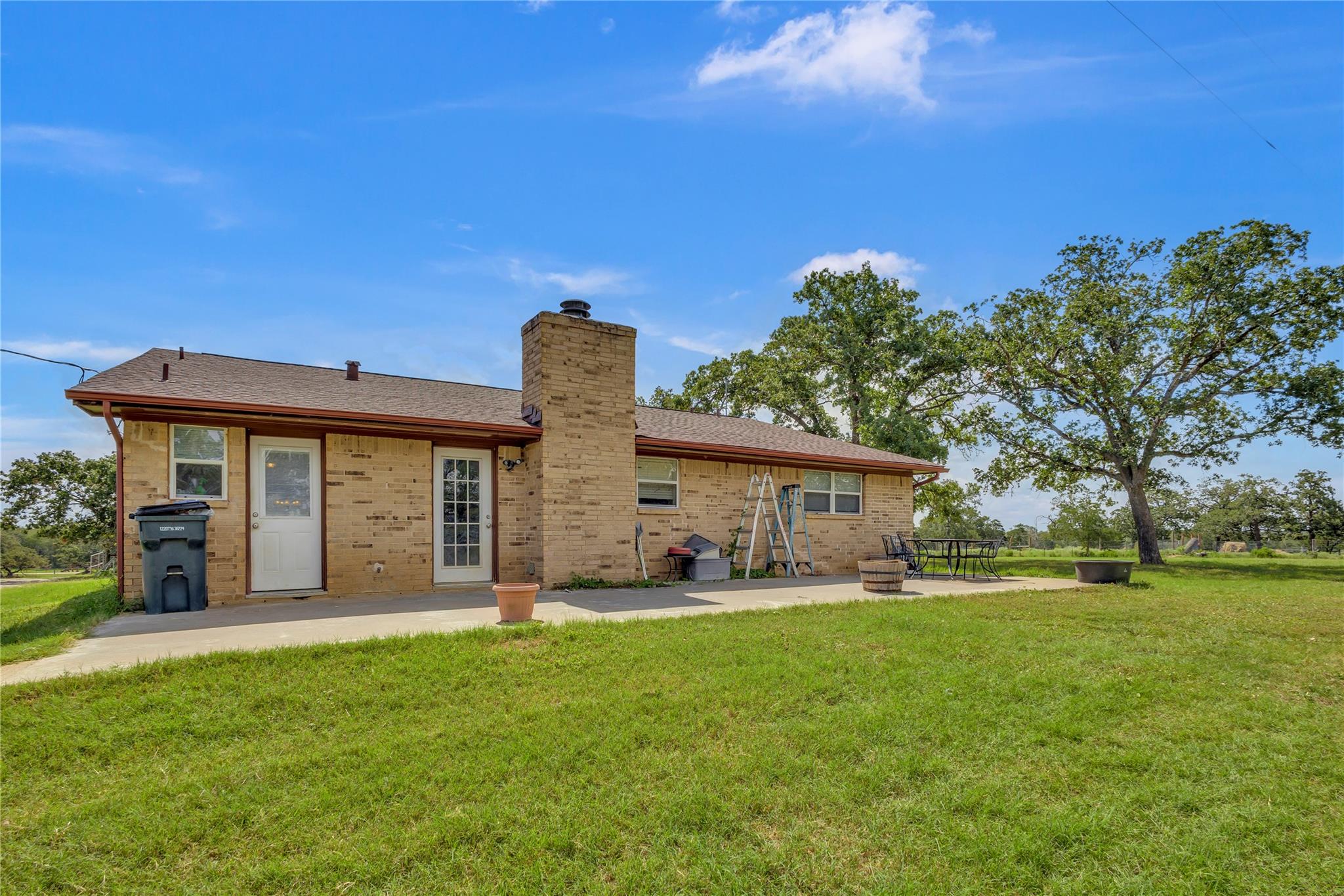 1080 League Line Rd, Paige, TX 78659