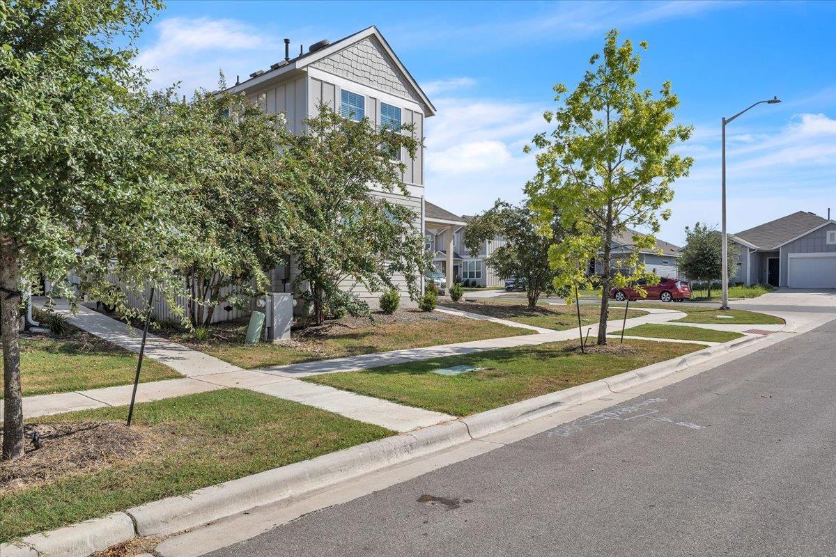 100 Fabion St, Kyle, TX 78640