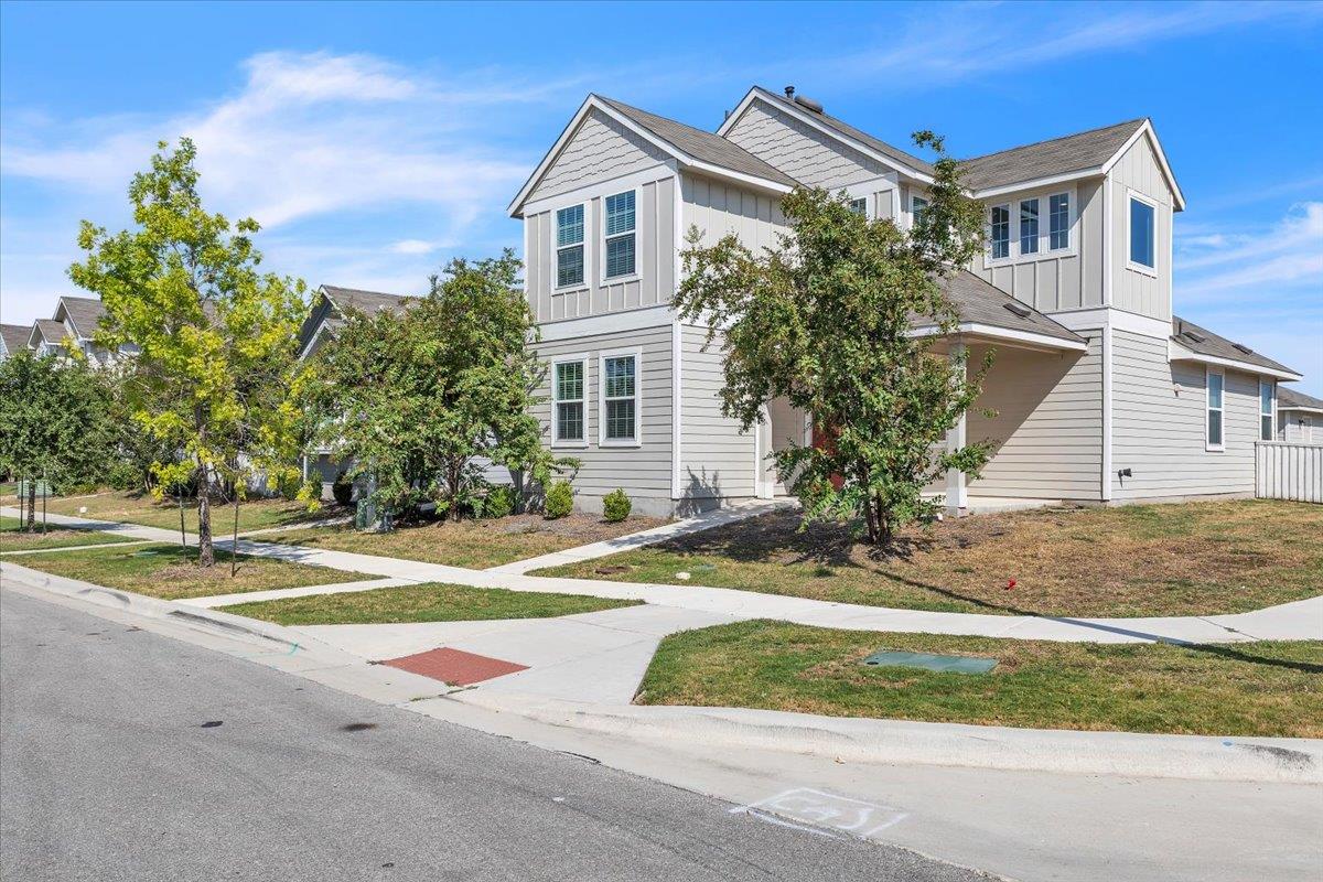 100 Fabion St, Kyle, TX 78640