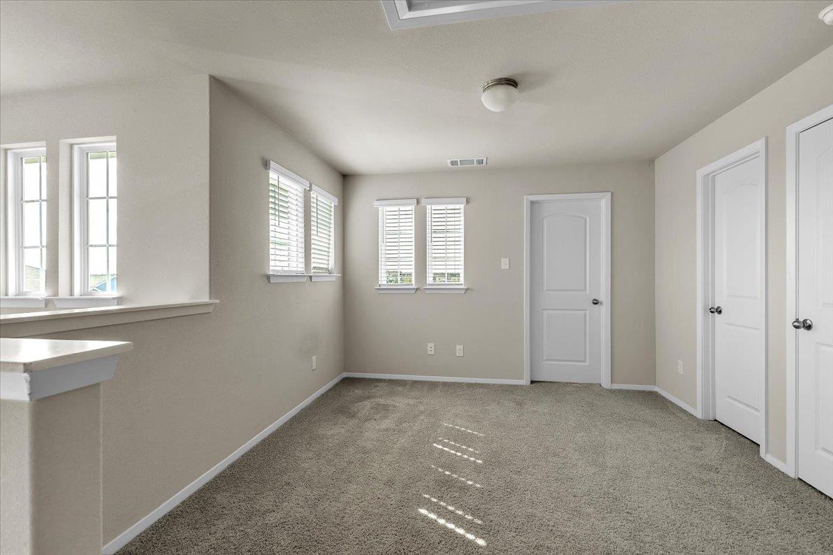 100 Fabion St, Kyle, TX 78640