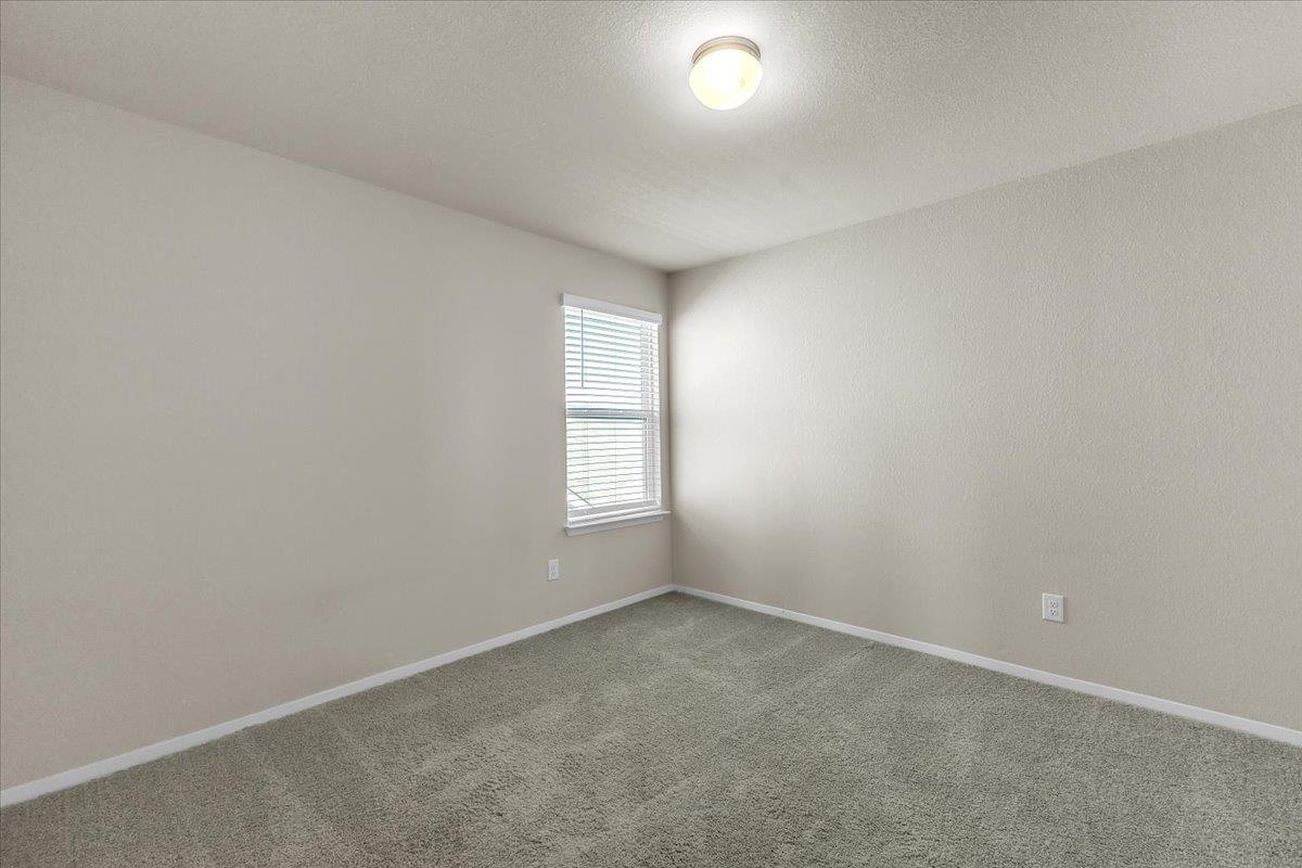 100 Fabion St, Kyle, TX 78640