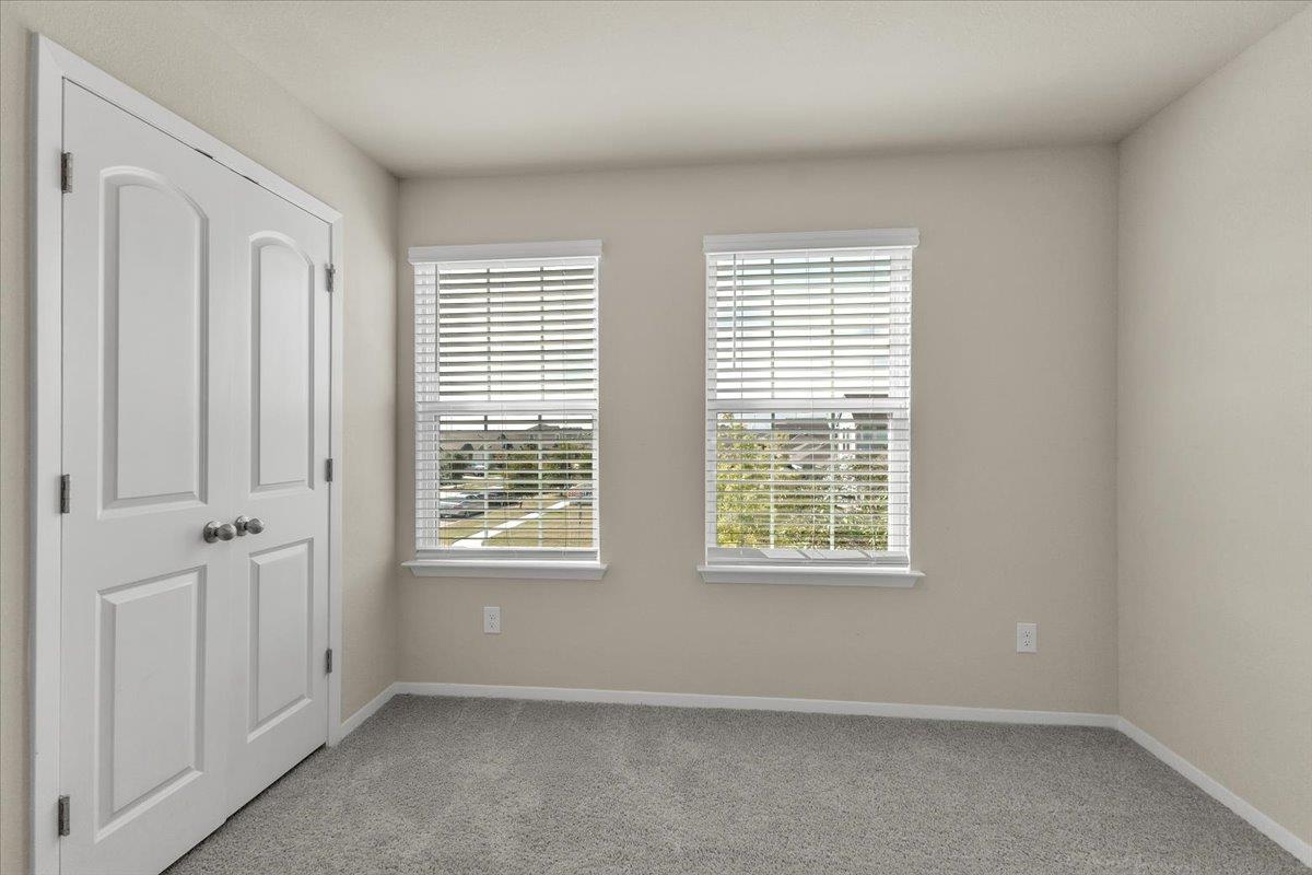 100 Fabion St, Kyle, TX 78640