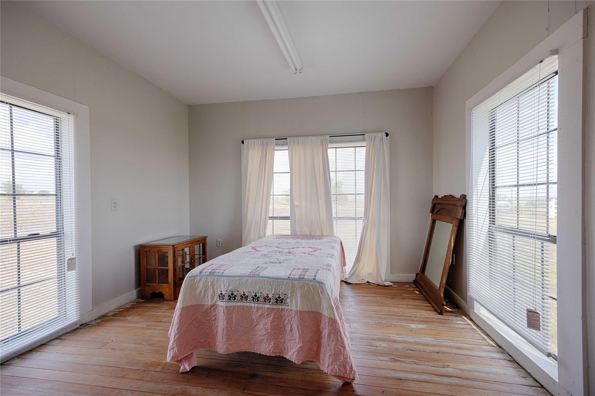 398 County Road 264 Rd, Moulton, TX 77975