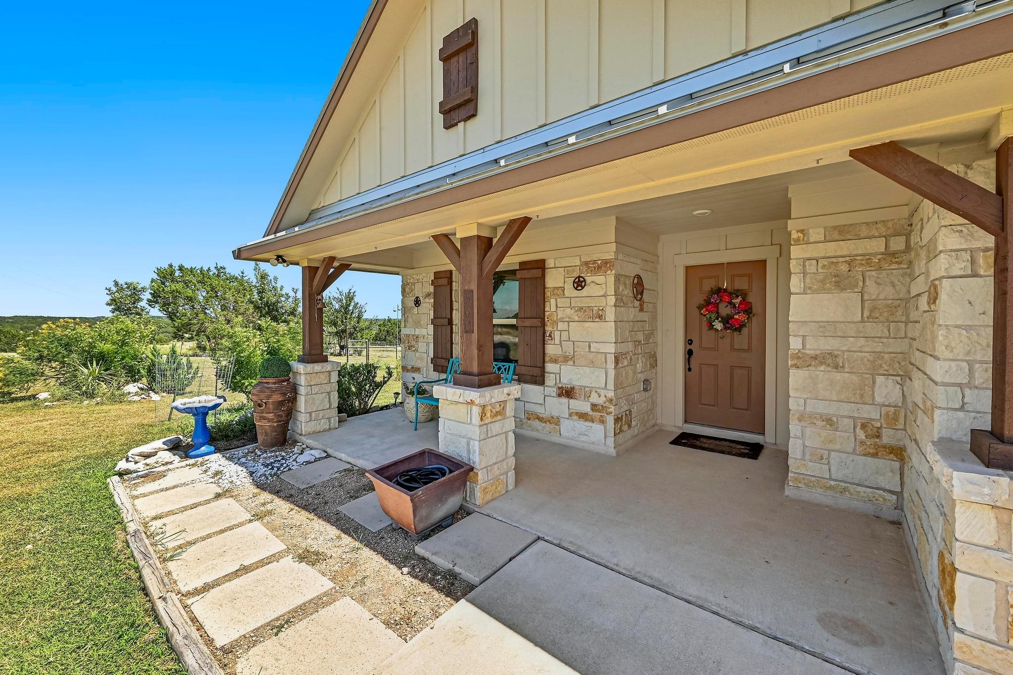 560 Saddle Ridge Dr, Bertram, TX 78605