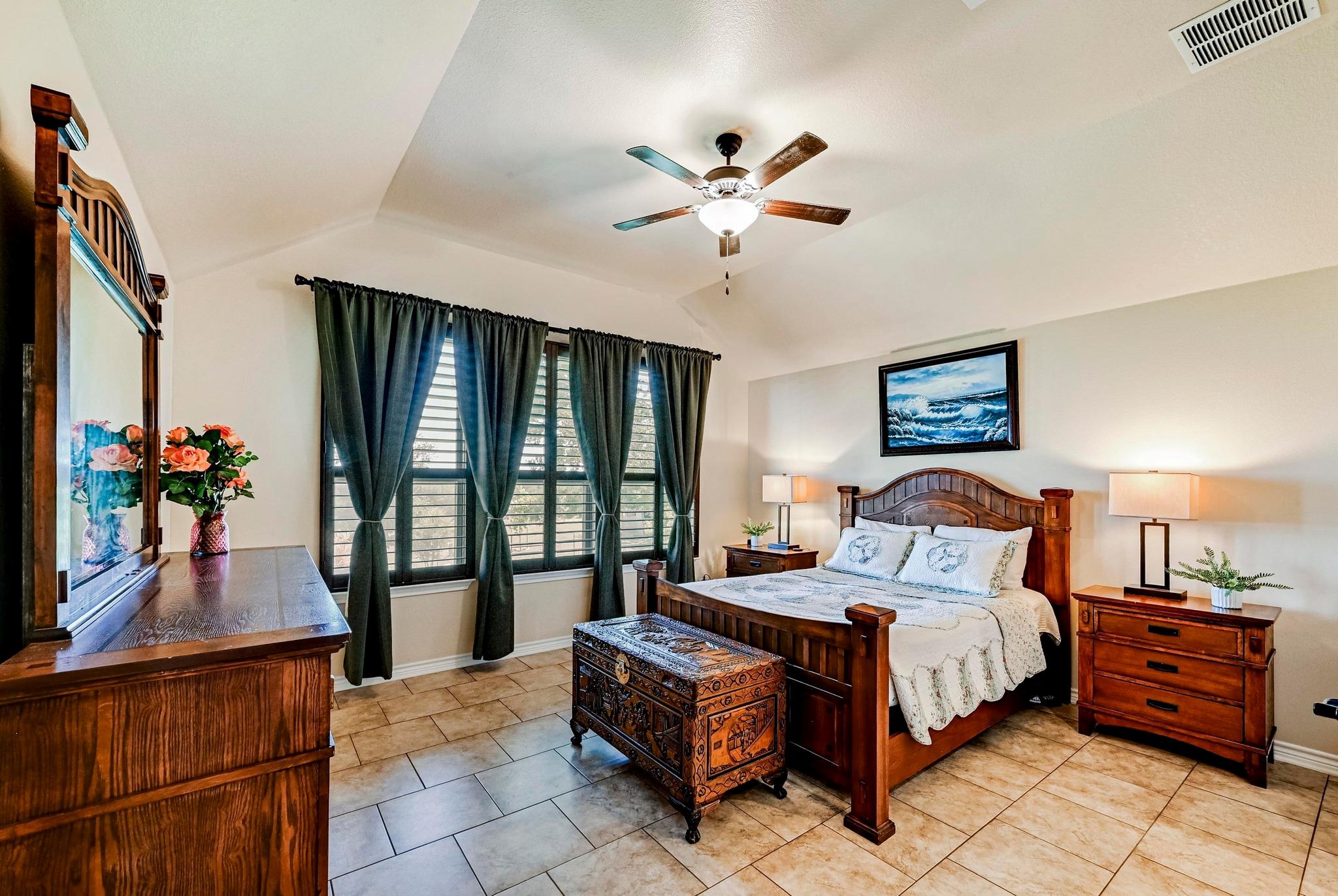 560 Saddle Ridge Dr, Bertram, TX 78605