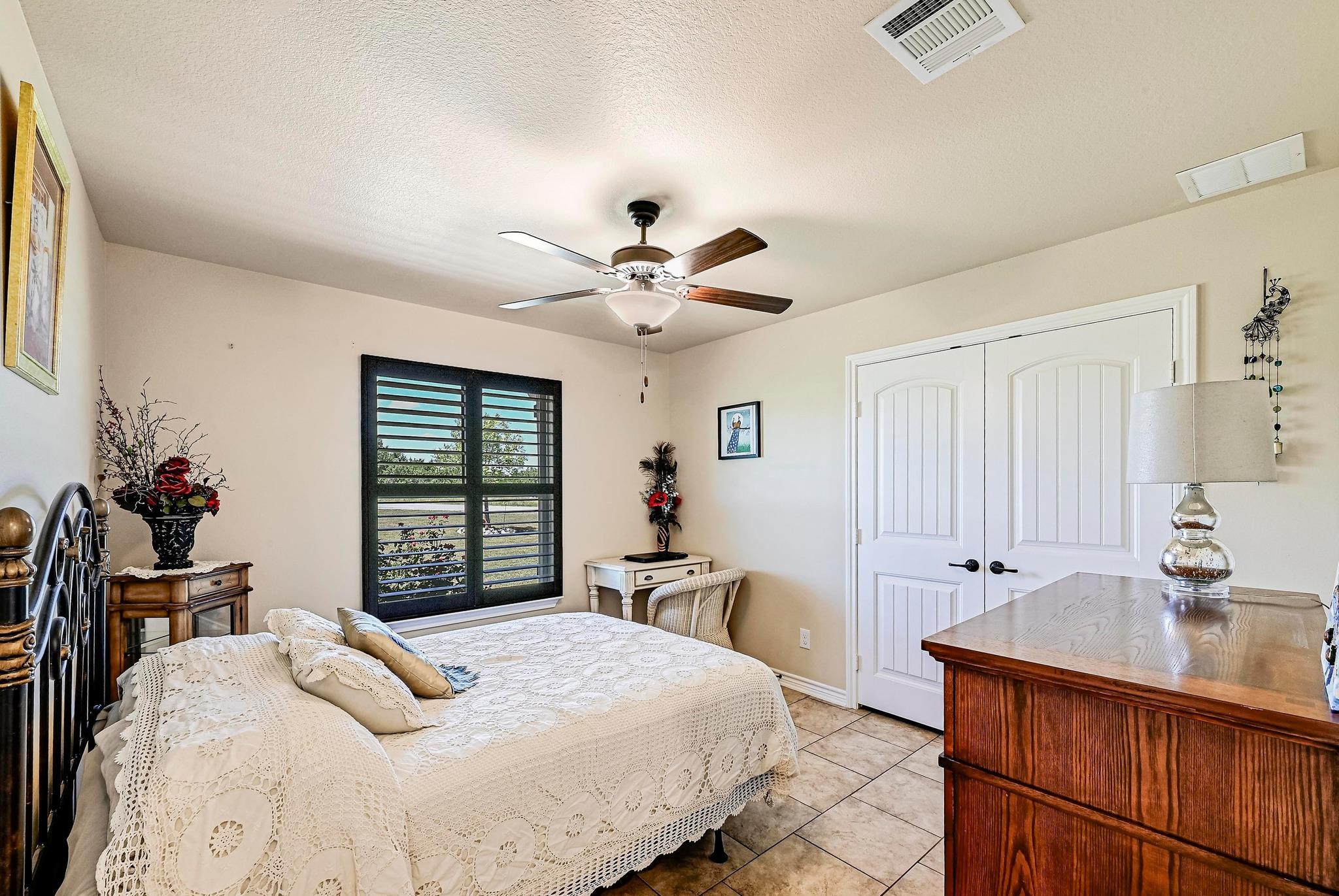 560 Saddle Ridge Dr, Bertram, TX 78605