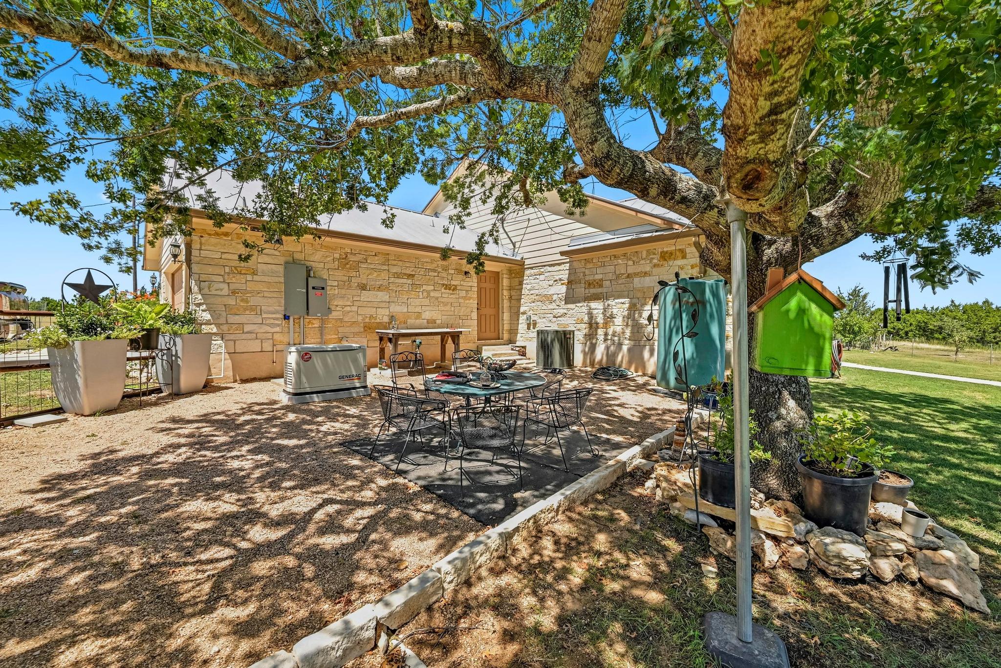 560 Saddle Ridge Dr, Bertram, TX 78605