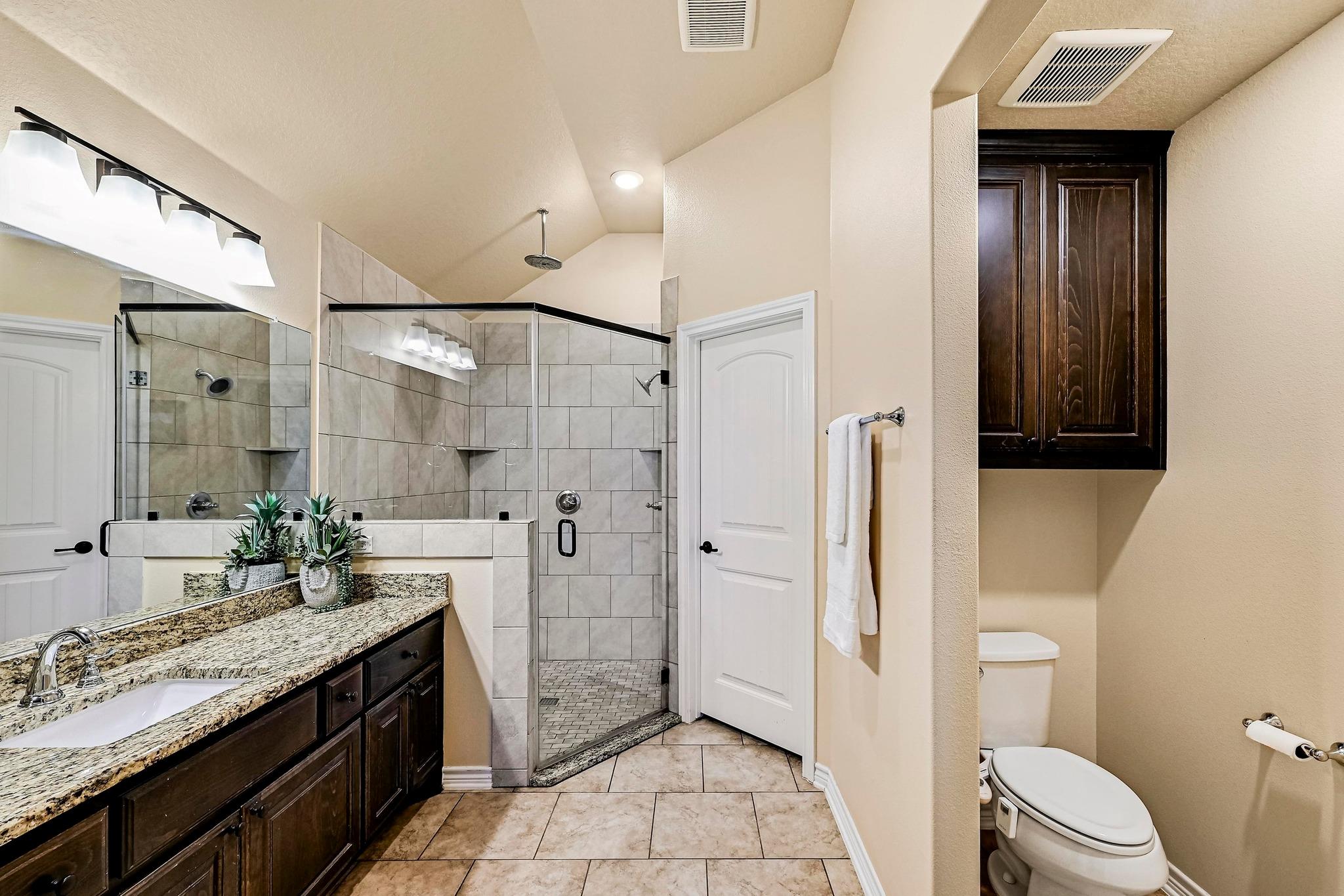 560 Saddle Ridge Dr, Bertram, TX 78605