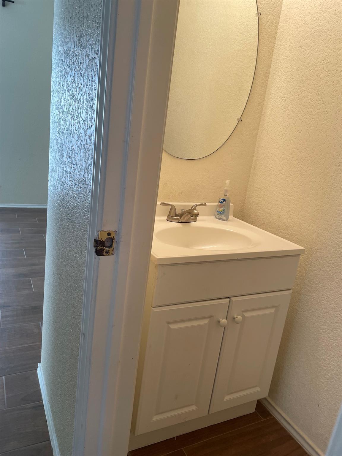 5000 Cleves St, Round Rock, TX 78681