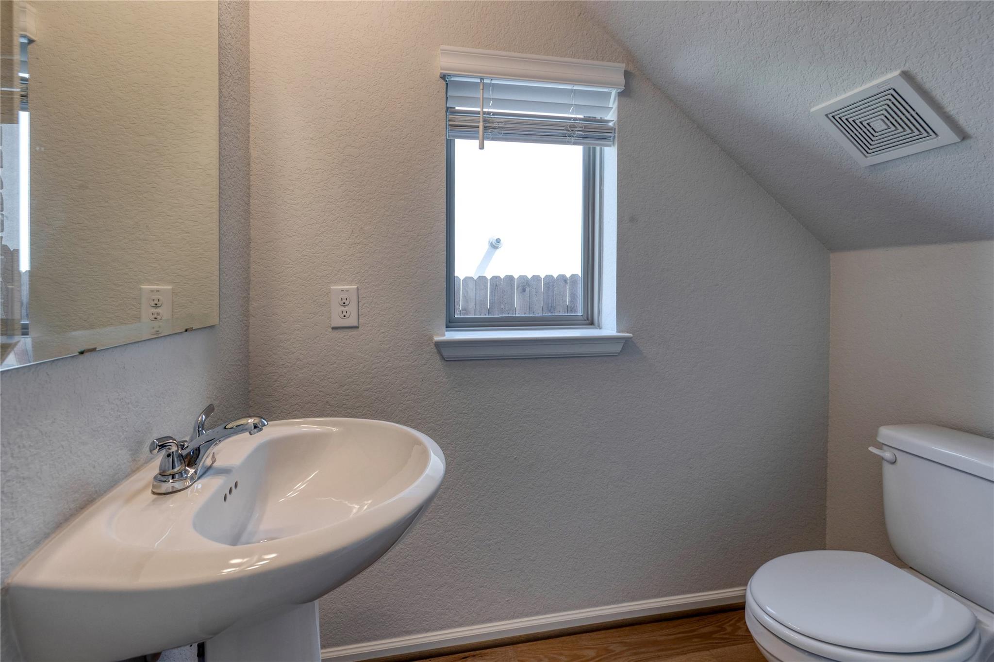 125 Rangel Dr, Liberty Hill, TX 78642