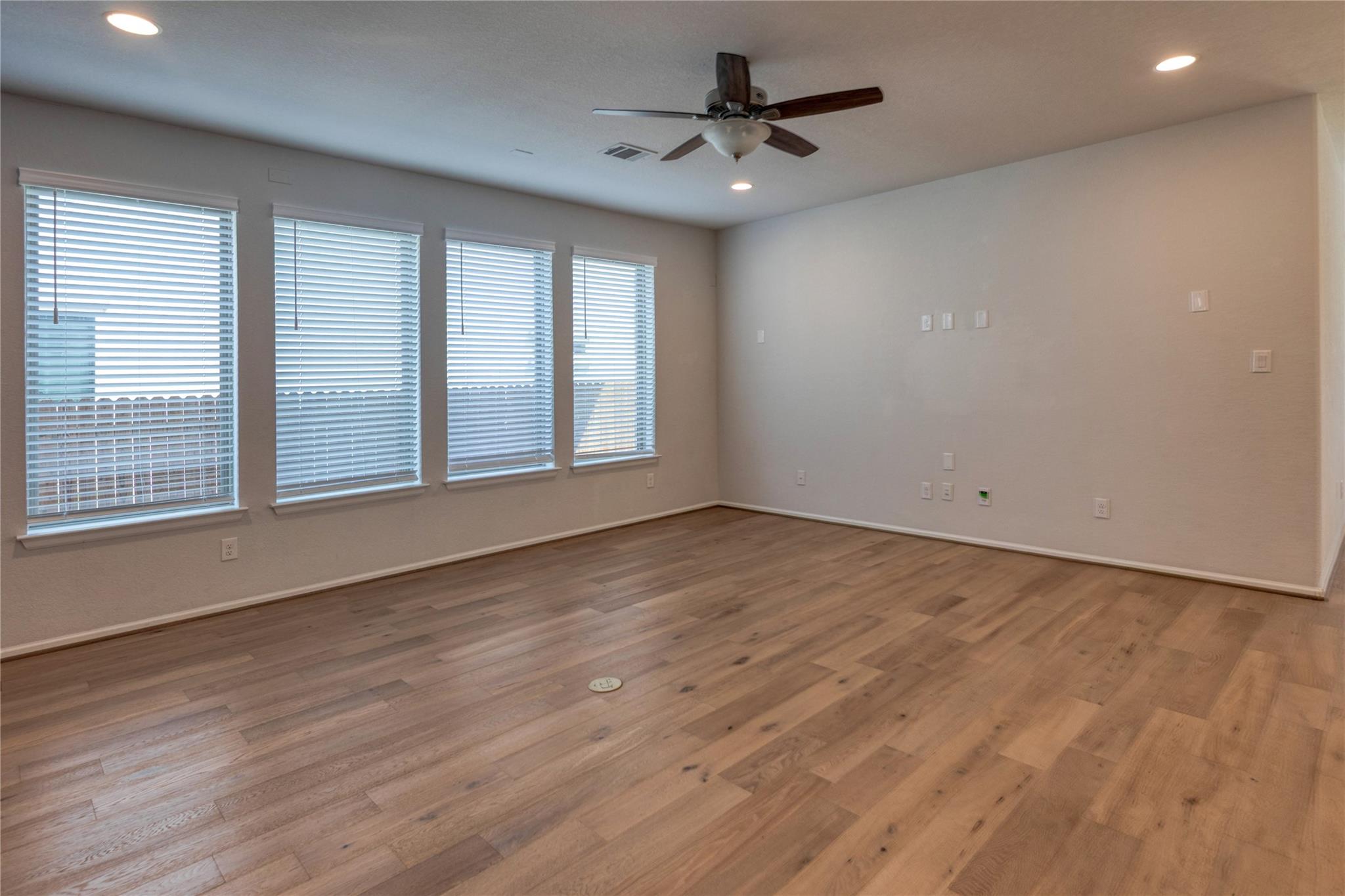 125 Rangel Dr, Liberty Hill, TX 78642