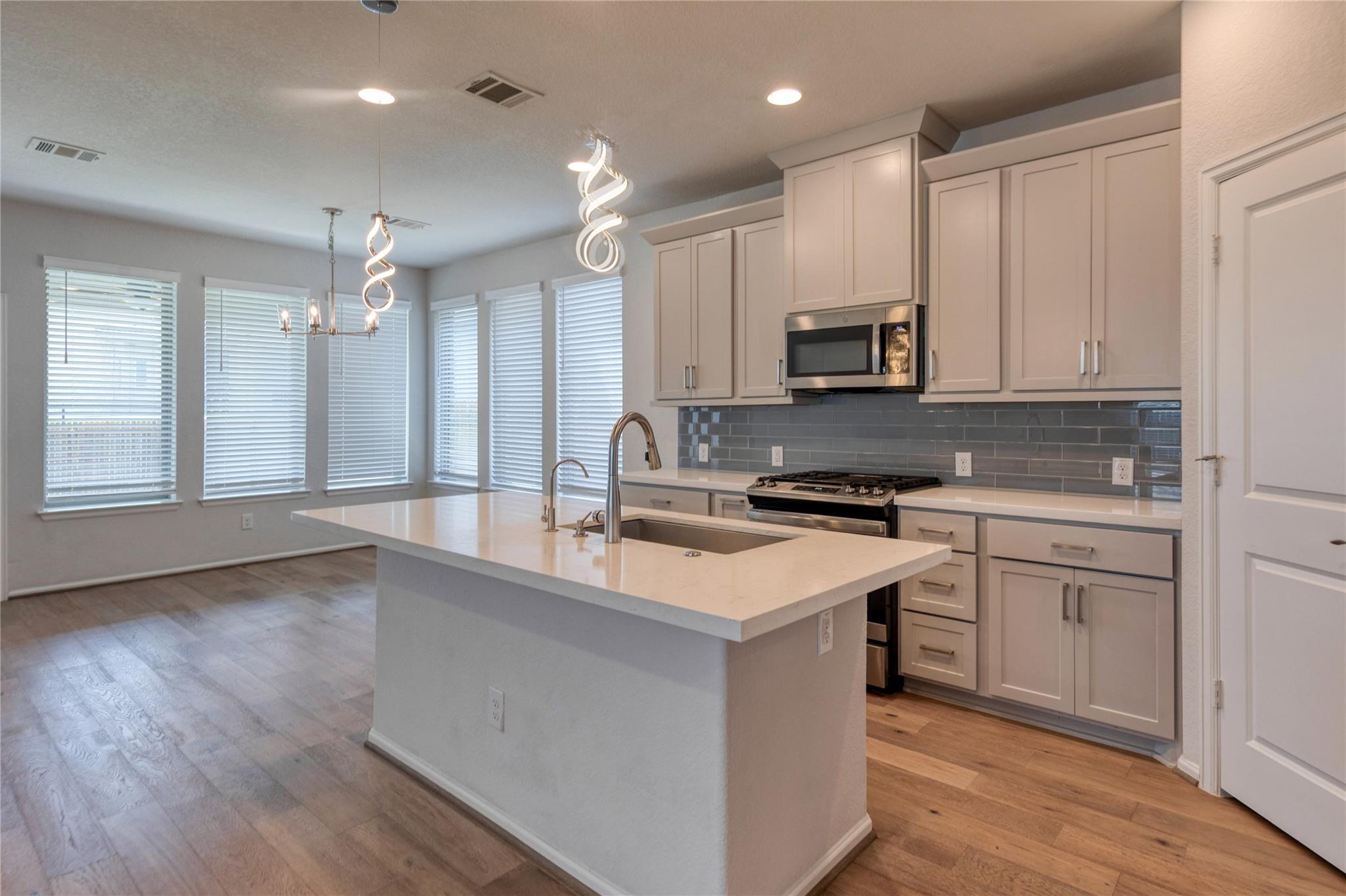 125 Rangel Dr, Liberty Hill, TX 78642