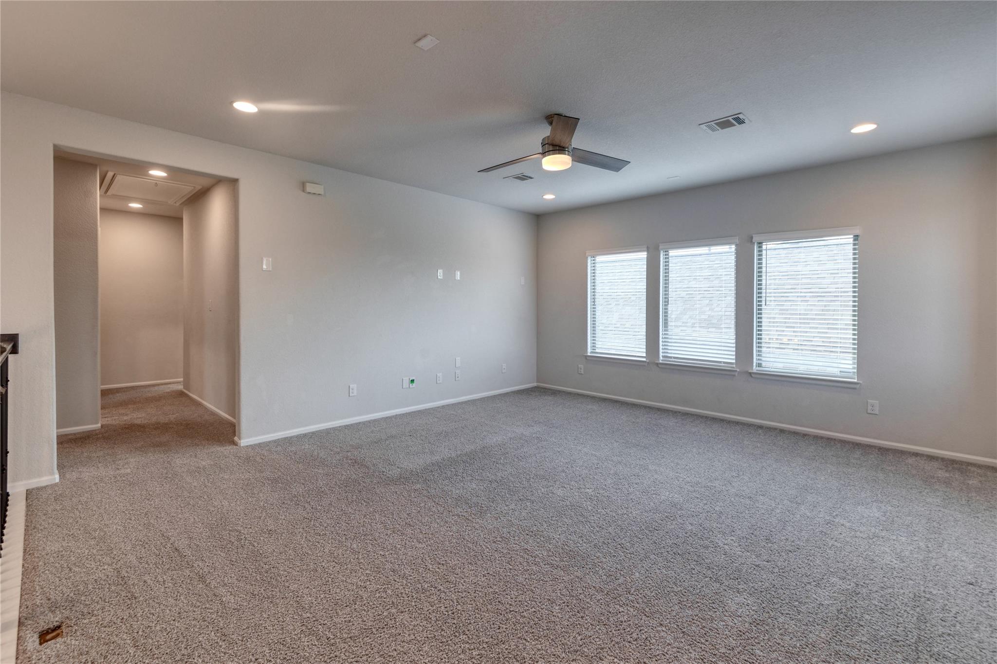 125 Rangel Dr, Liberty Hill, TX 78642