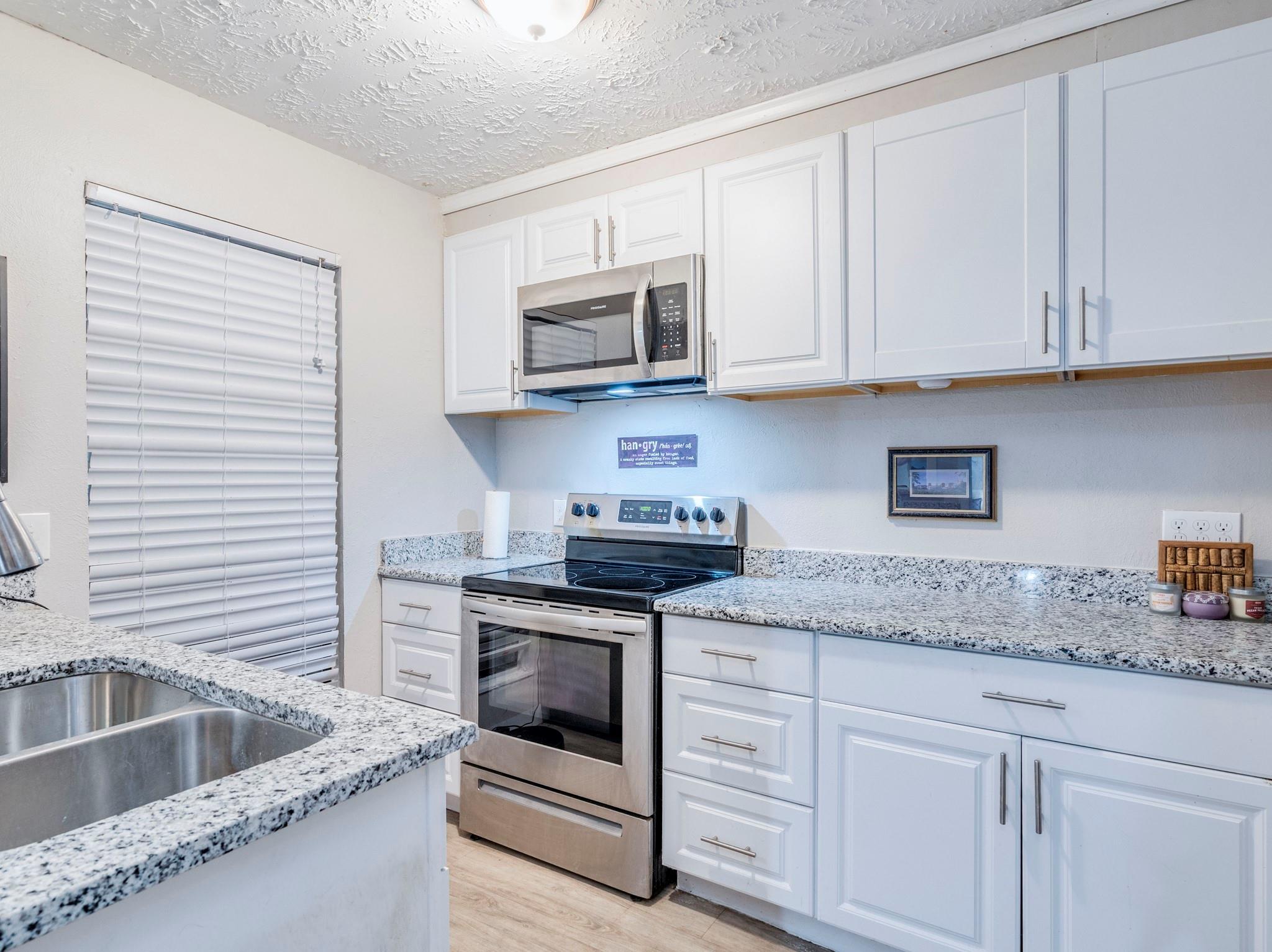 2 Logans Run, Wimberley, TX 78676