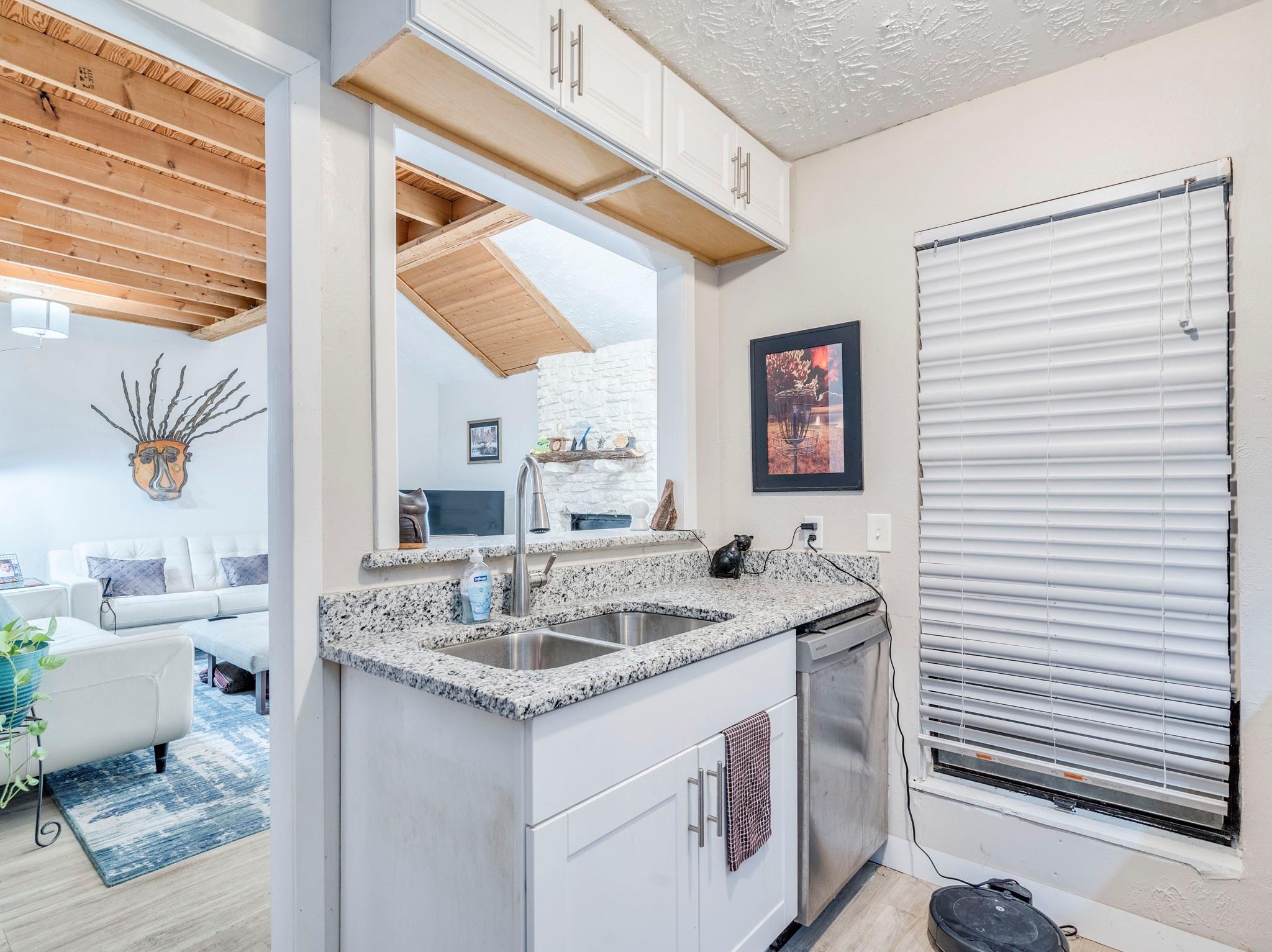 2 Logans Run, Wimberley, TX 78676