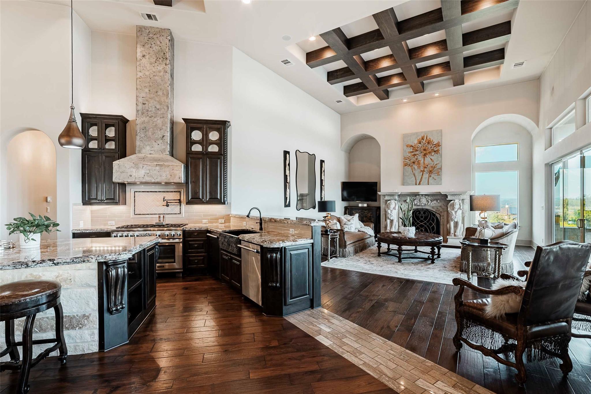 208 PALAZZA ALTO Dr, Austin, TX 78734