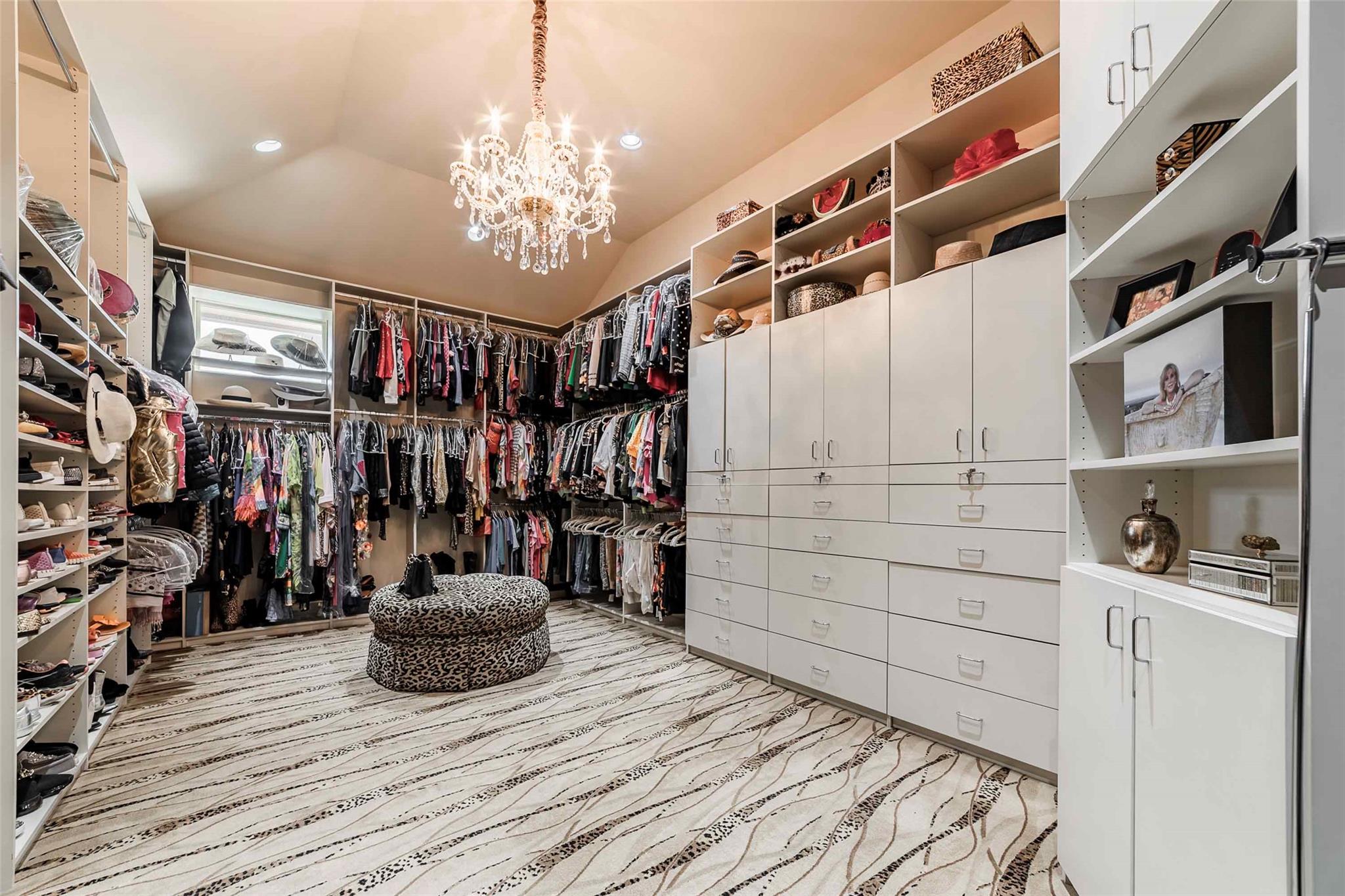 208 PALAZZA ALTO Dr, Austin, TX 78734