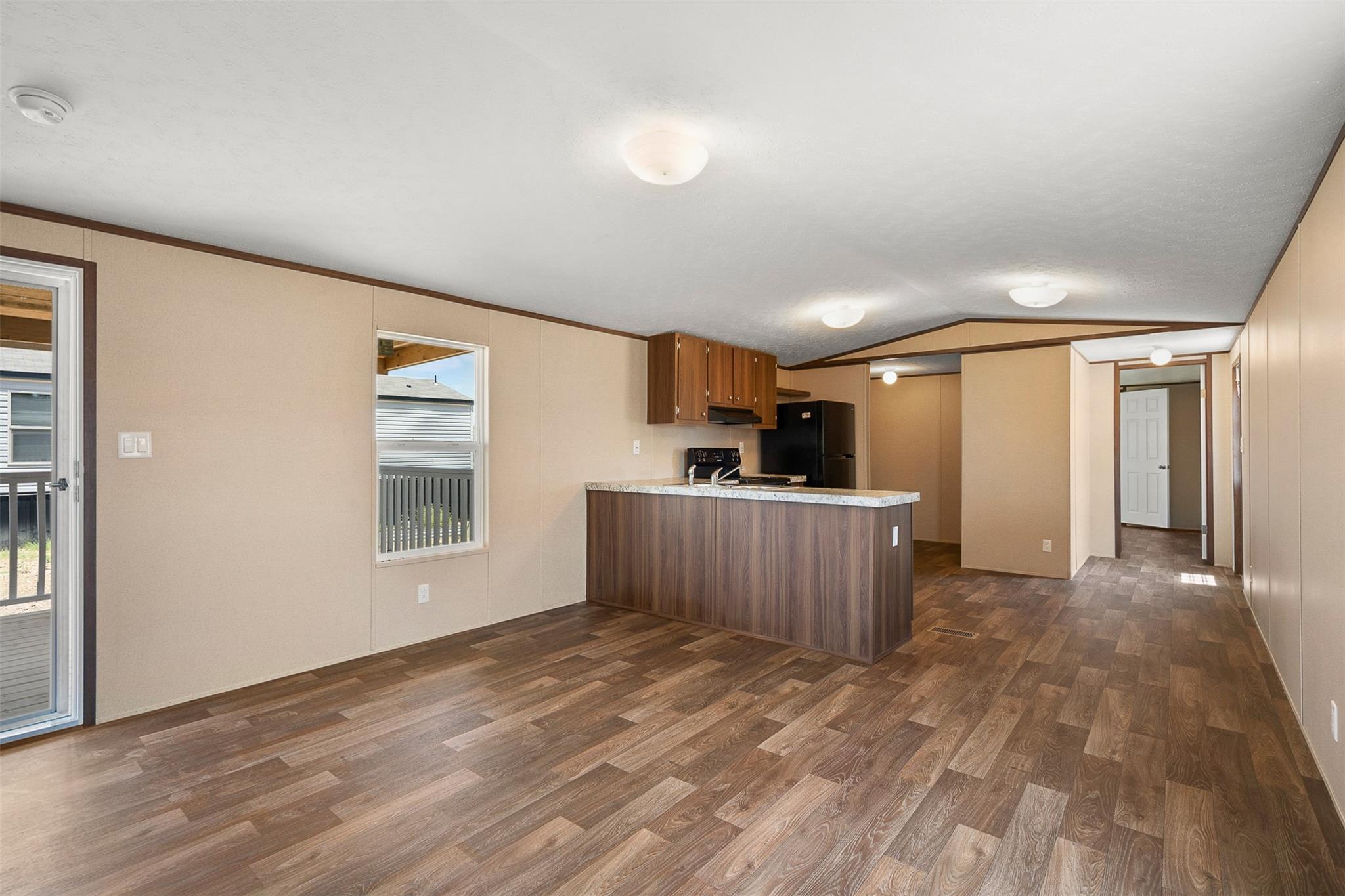 121 Sunflower Rd, Dale, TX 78616