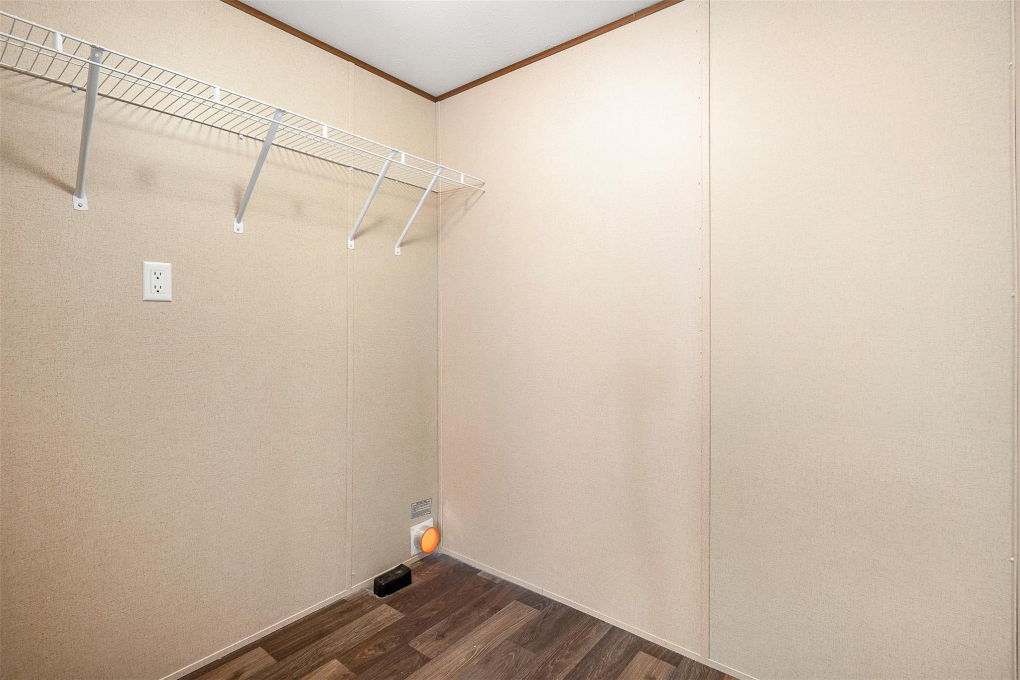 121 Sunflower Rd, Dale, TX 78616