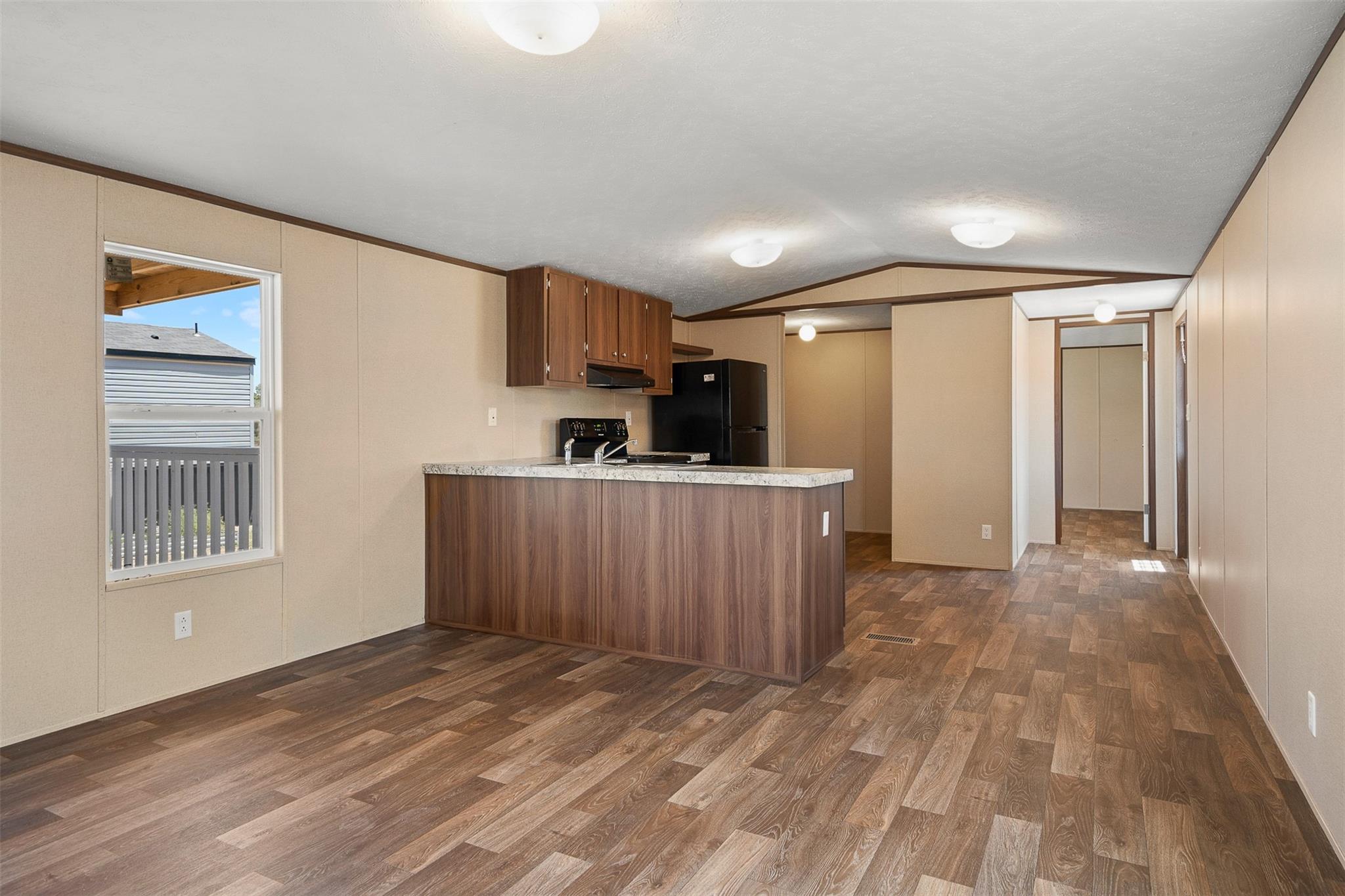 121 Sunflower Rd, Dale, TX 78616