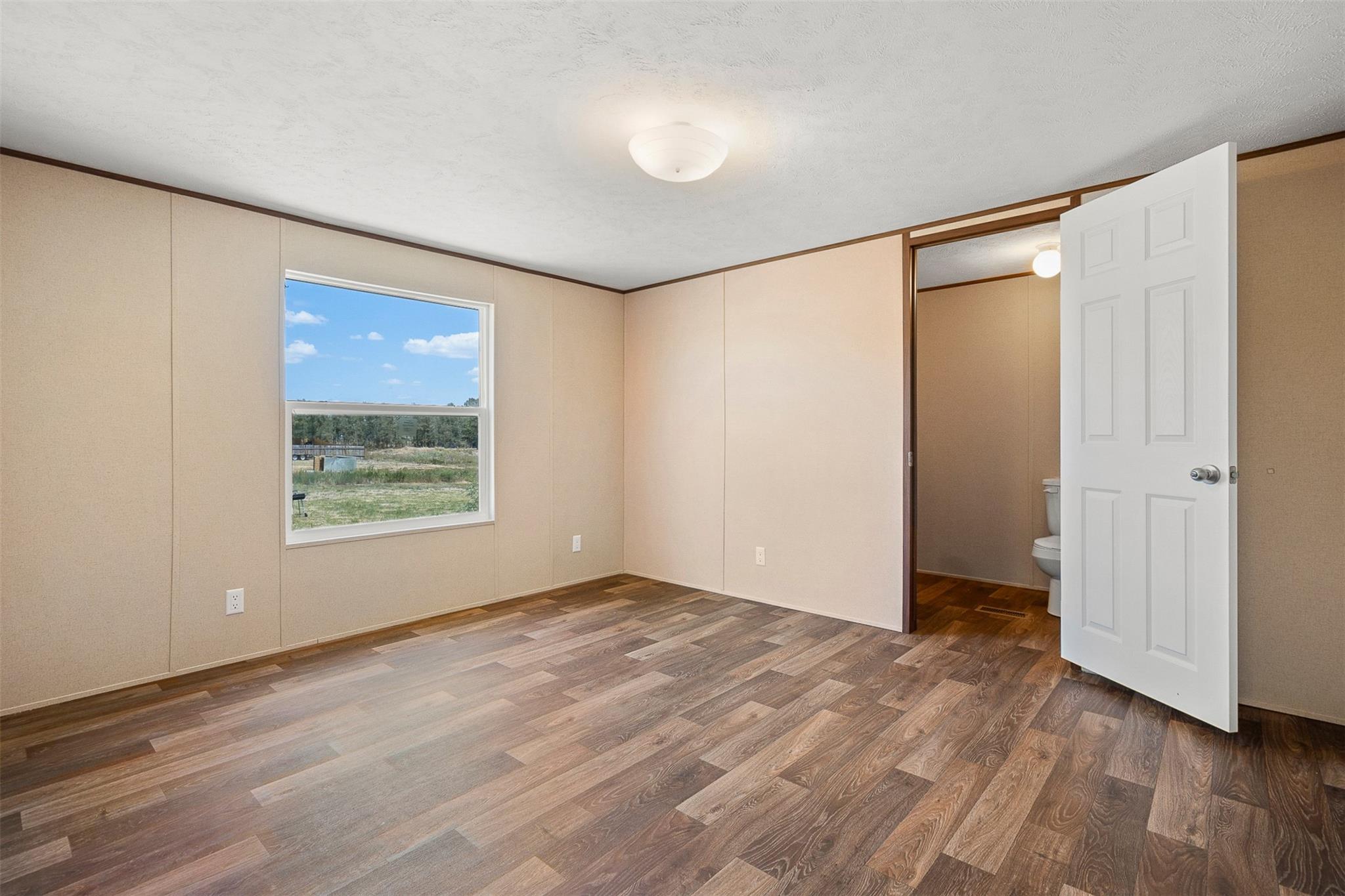 121 Sunflower Rd, Dale, TX 78616