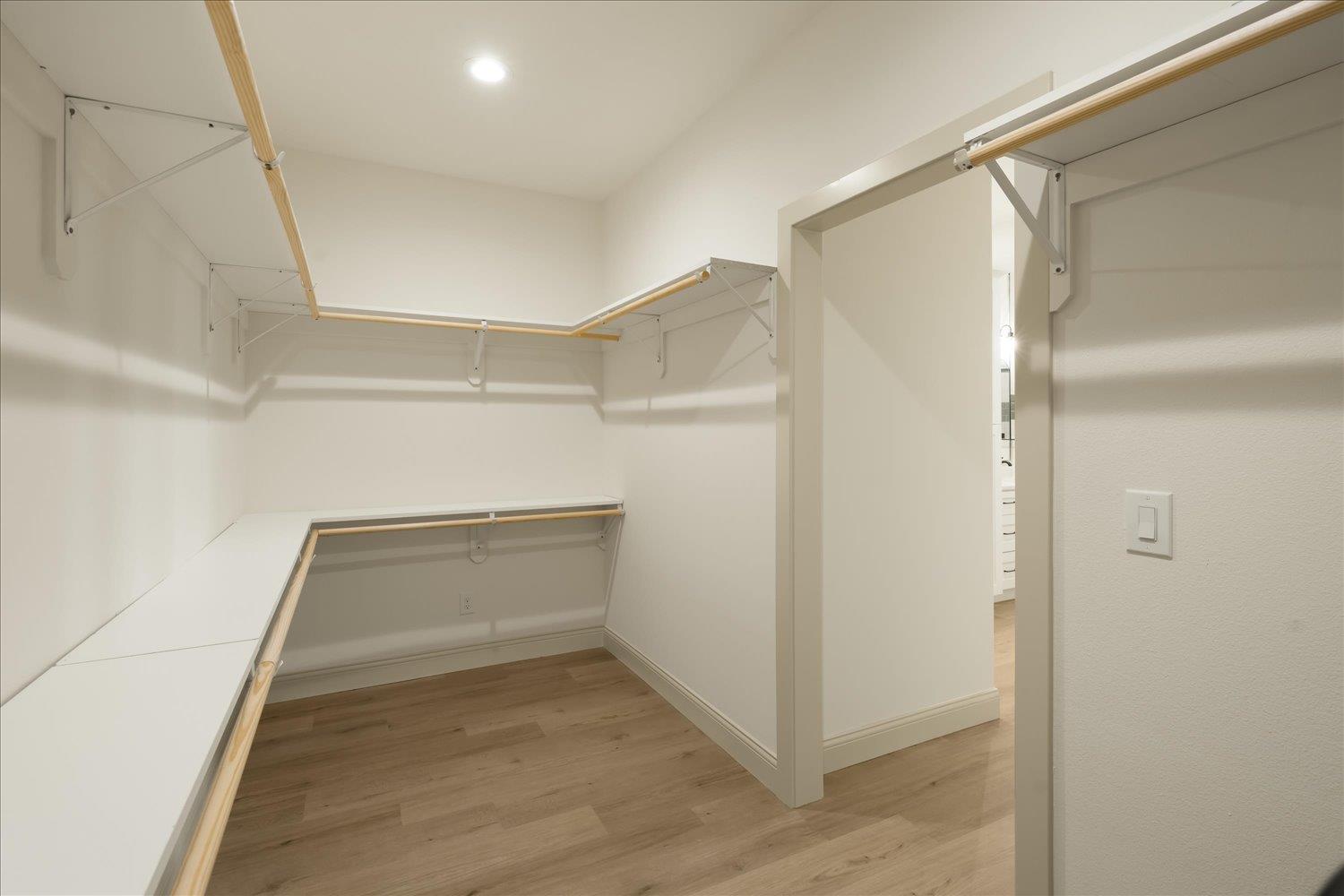 114 Rolling Hl, Horseshoe Bay, TX 78657