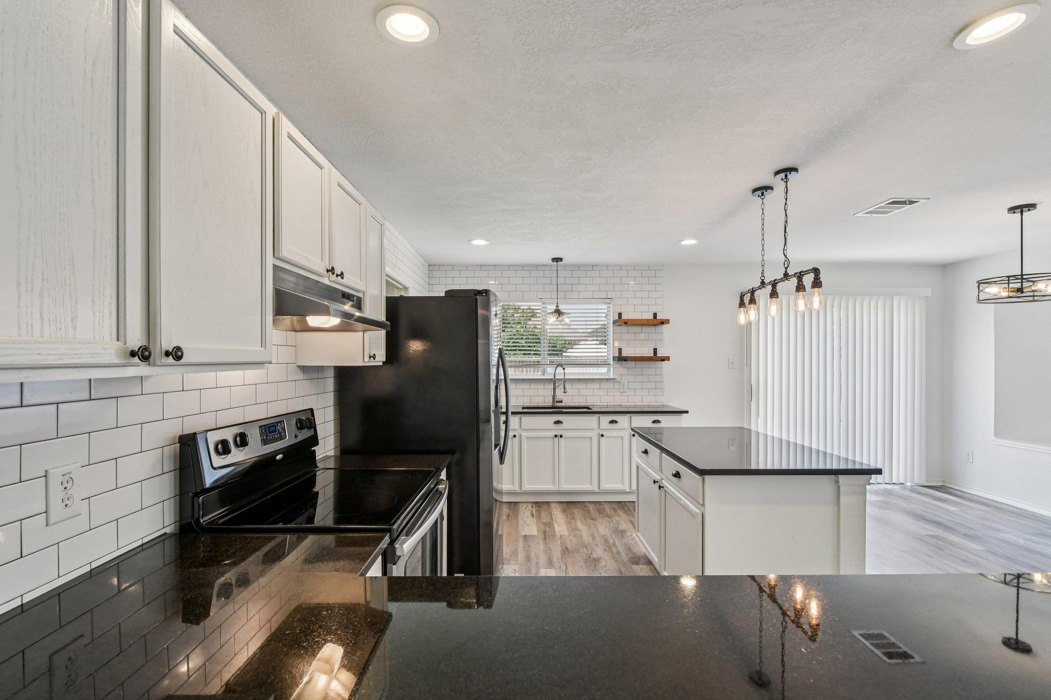 209 Cottontail Dr, Leander, TX 78641