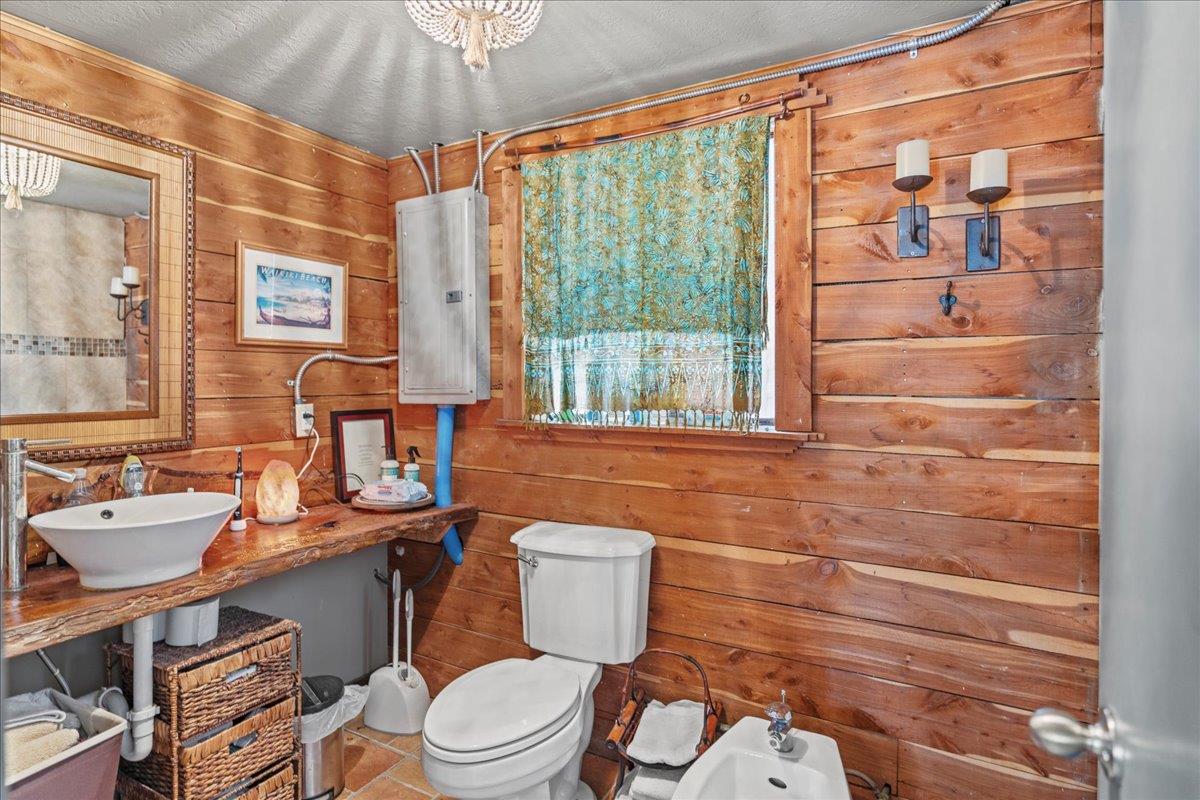 16933 #B Ranch Rd 12 # B, Wimberley, TX 78676