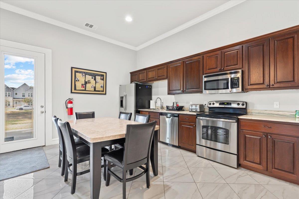 971 Highway 71 Highway W, Bastrop, TX 78602