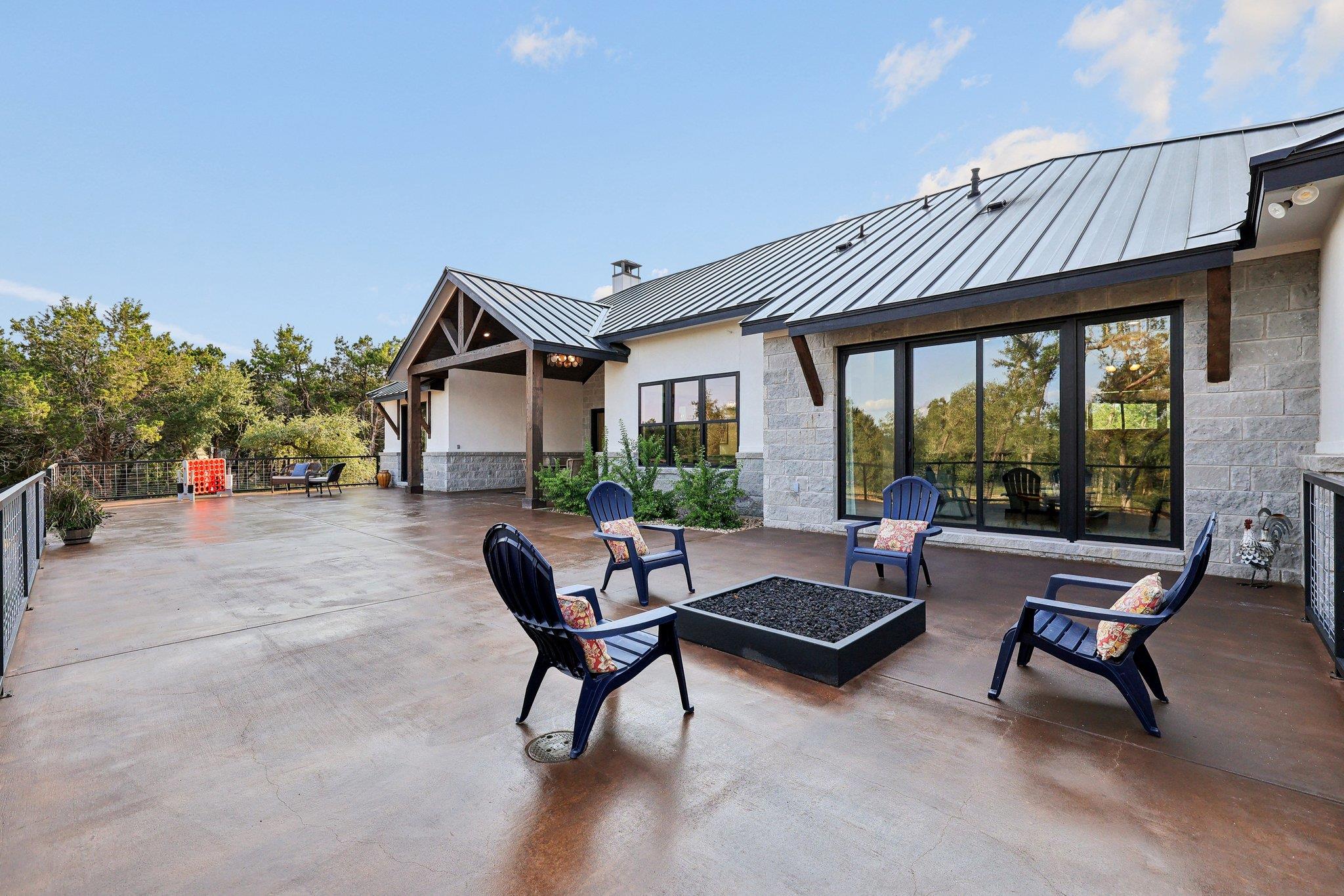 260 Corte Del Cedro Dr, Dripping Springs, TX 78620