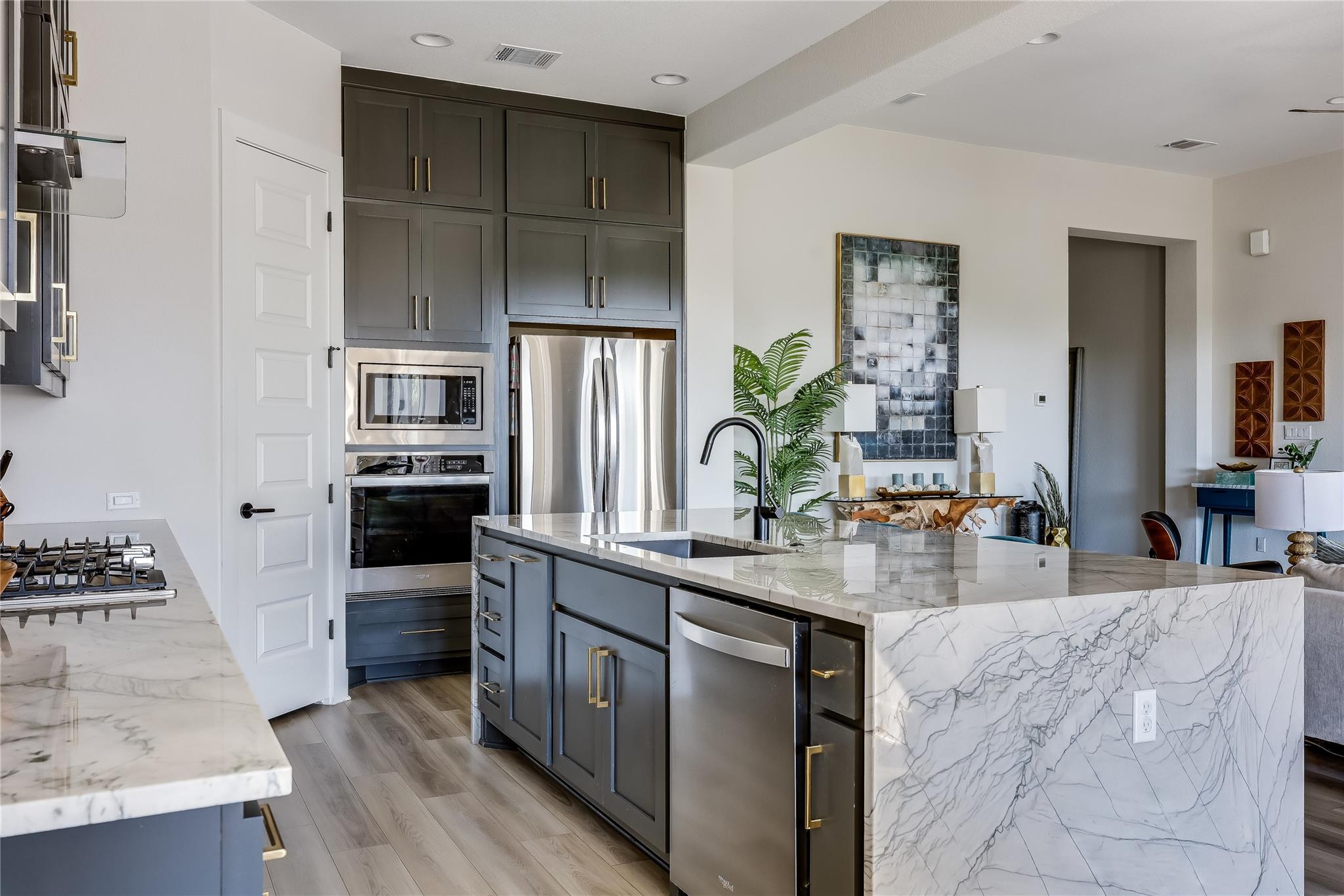 6801 Liberty Grotto Ct, Jonestown, TX 78645