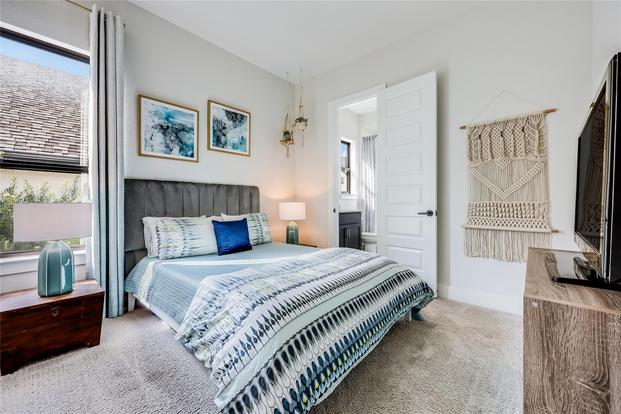 6801 Liberty Grotto Ct, Jonestown, TX 78645