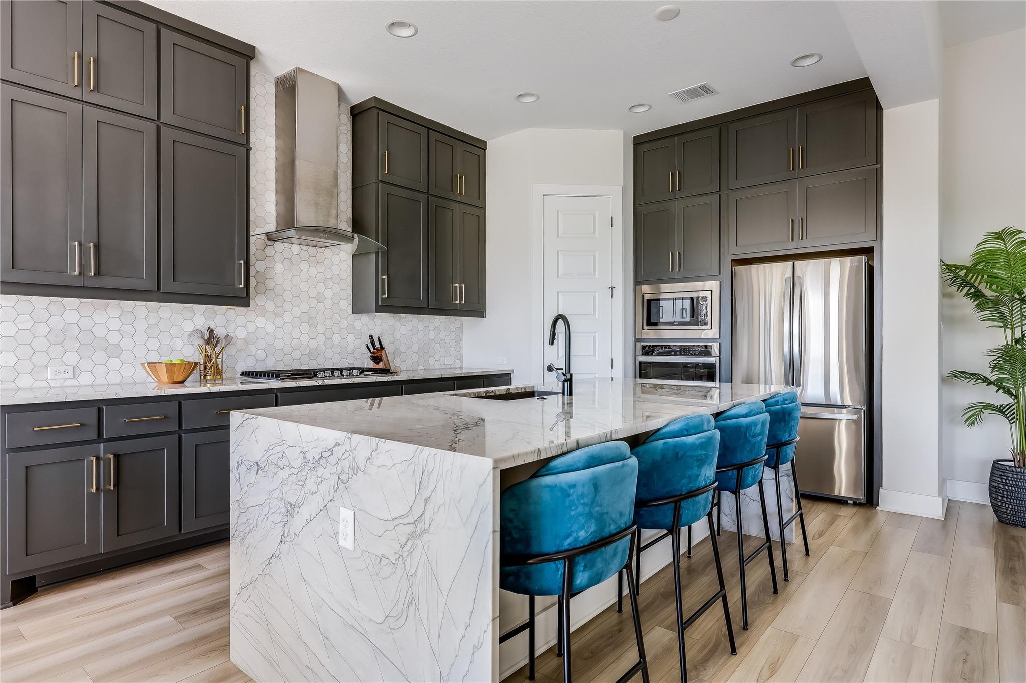 6801 Liberty Grotto Ct, Jonestown, TX 78645