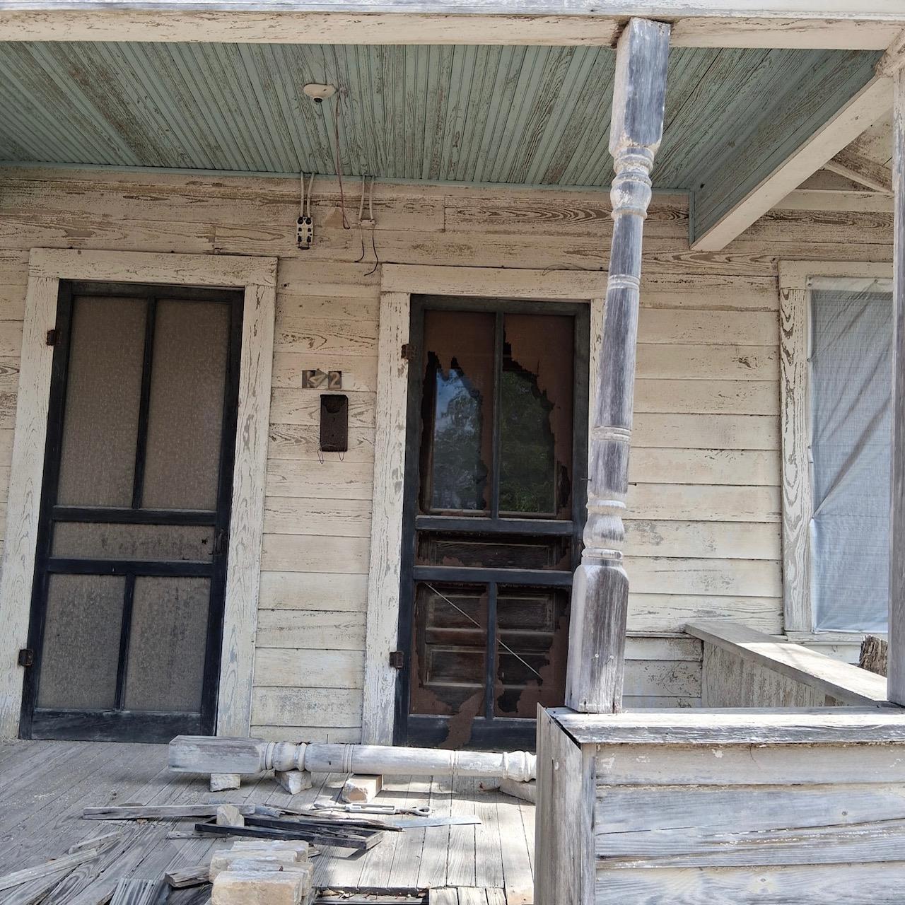 1420 N Hamilton St, Gonzales, TX 78629